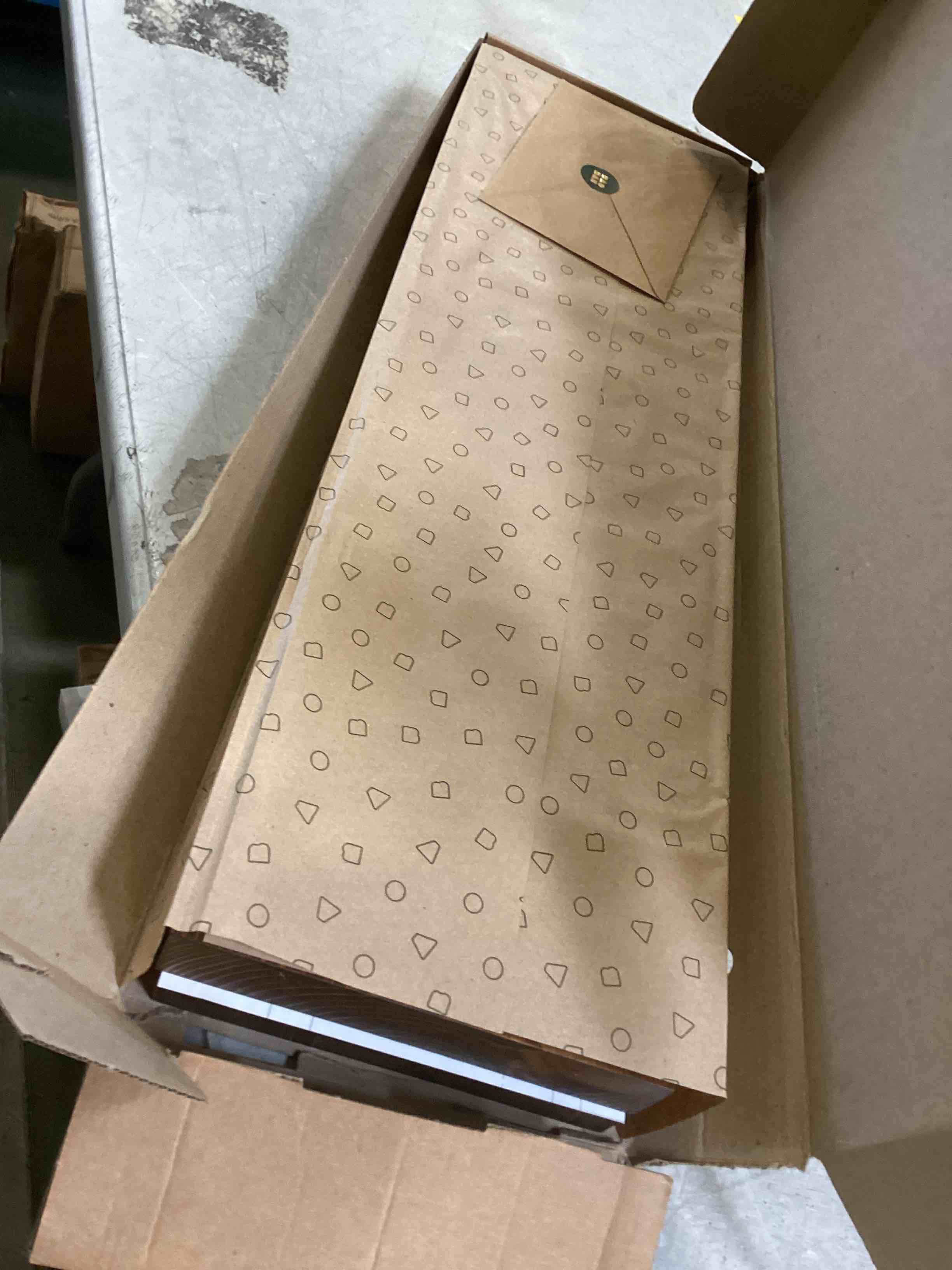 https://s3.amazonaws.com/lotting-images-prod/bidfta/PPE1308451_1745868683949.jpeg