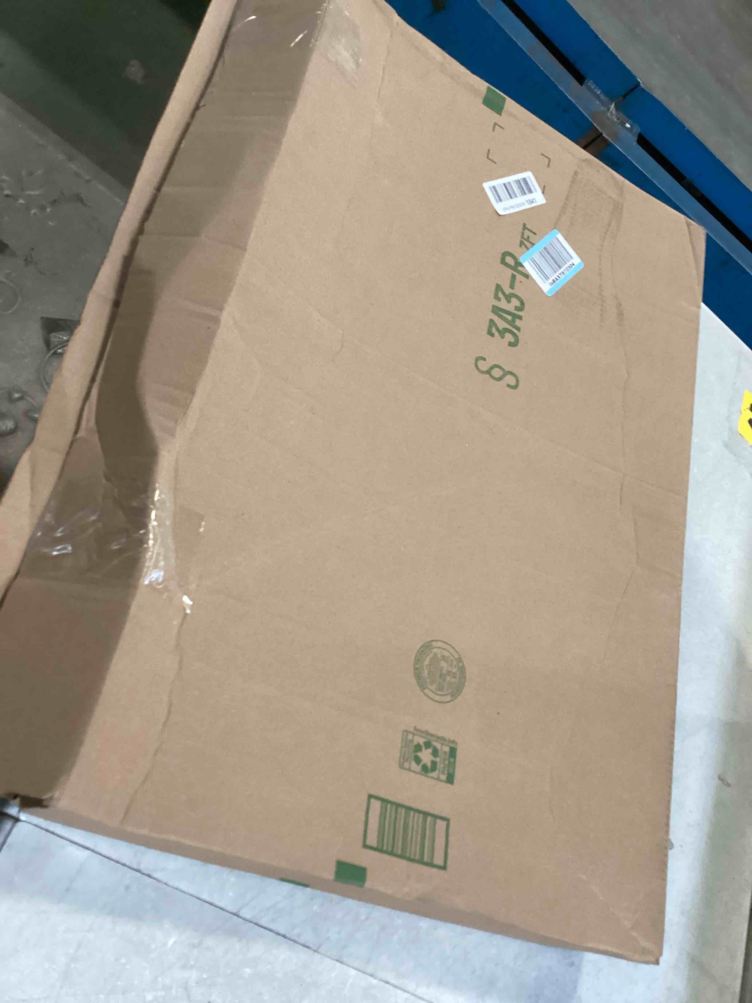 https://s3.amazonaws.com/lotting-images-prod/bidfta/PPE1308459_1745869524496.jpeg