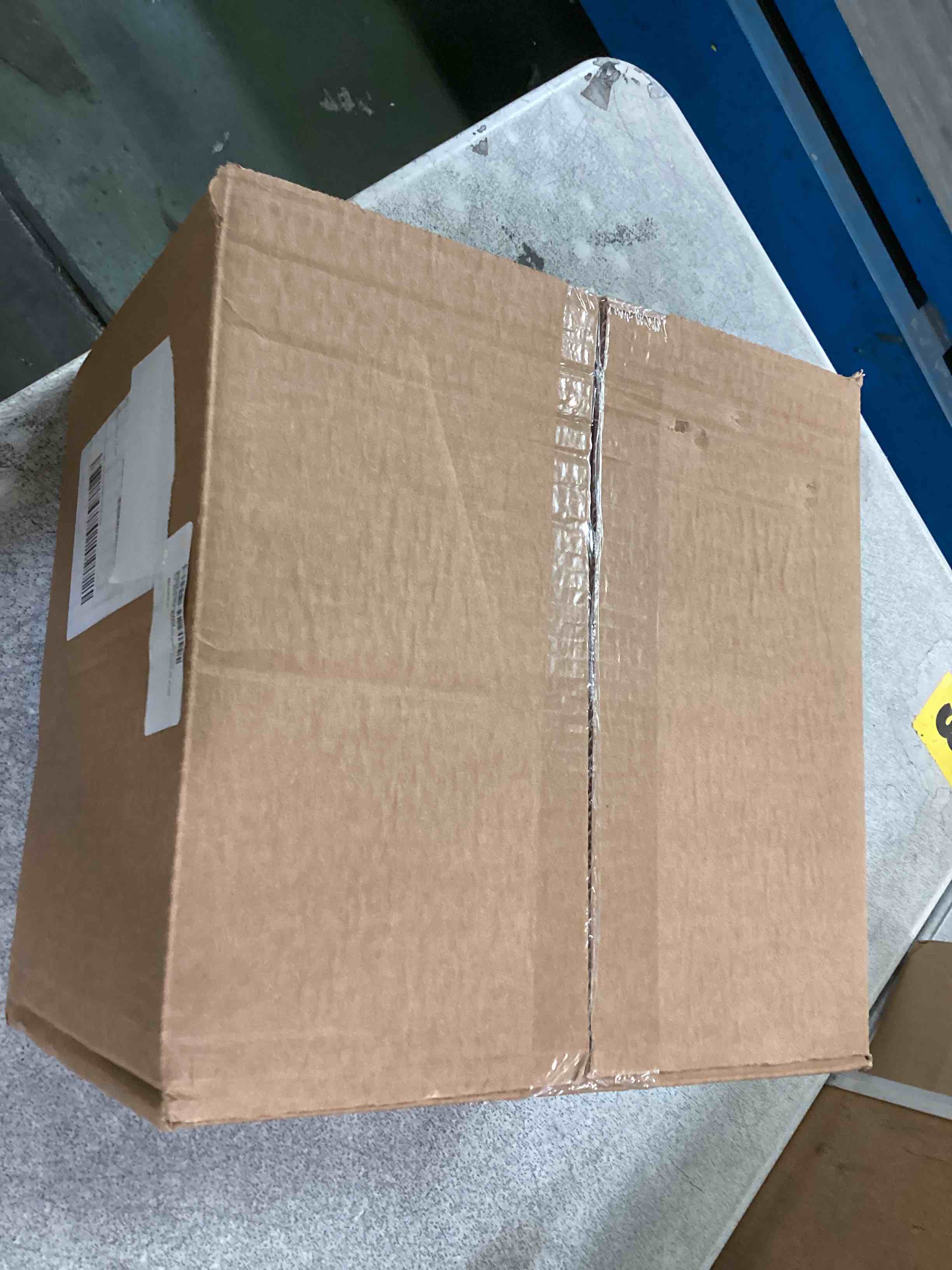https://s3.amazonaws.com/lotting-images-prod/bidfta/PPE1308820_1746105410612.jpeg
