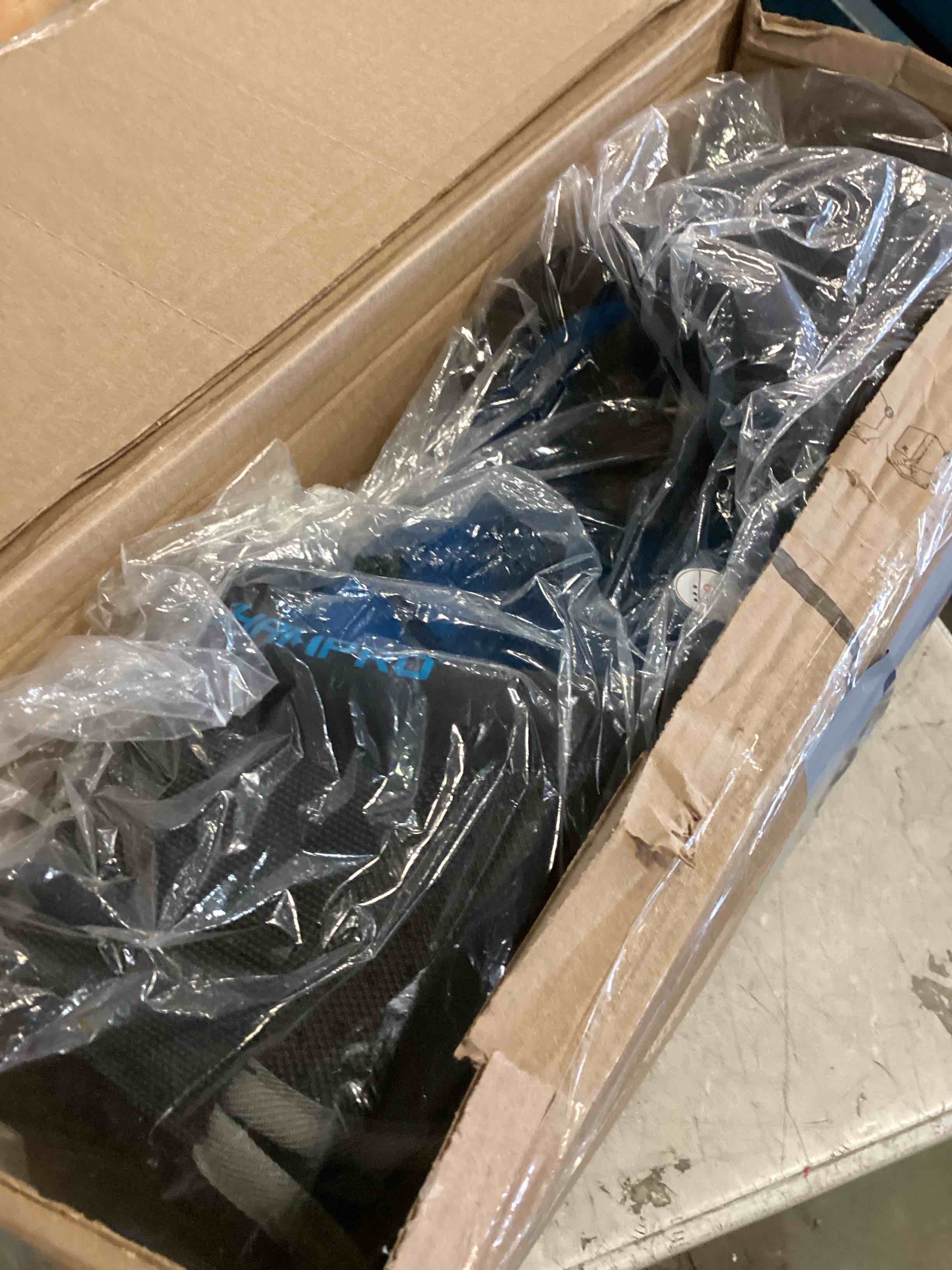 https://s3.amazonaws.com/lotting-images-prod/bidfta/PPE1309687_1744815323025.jpeg