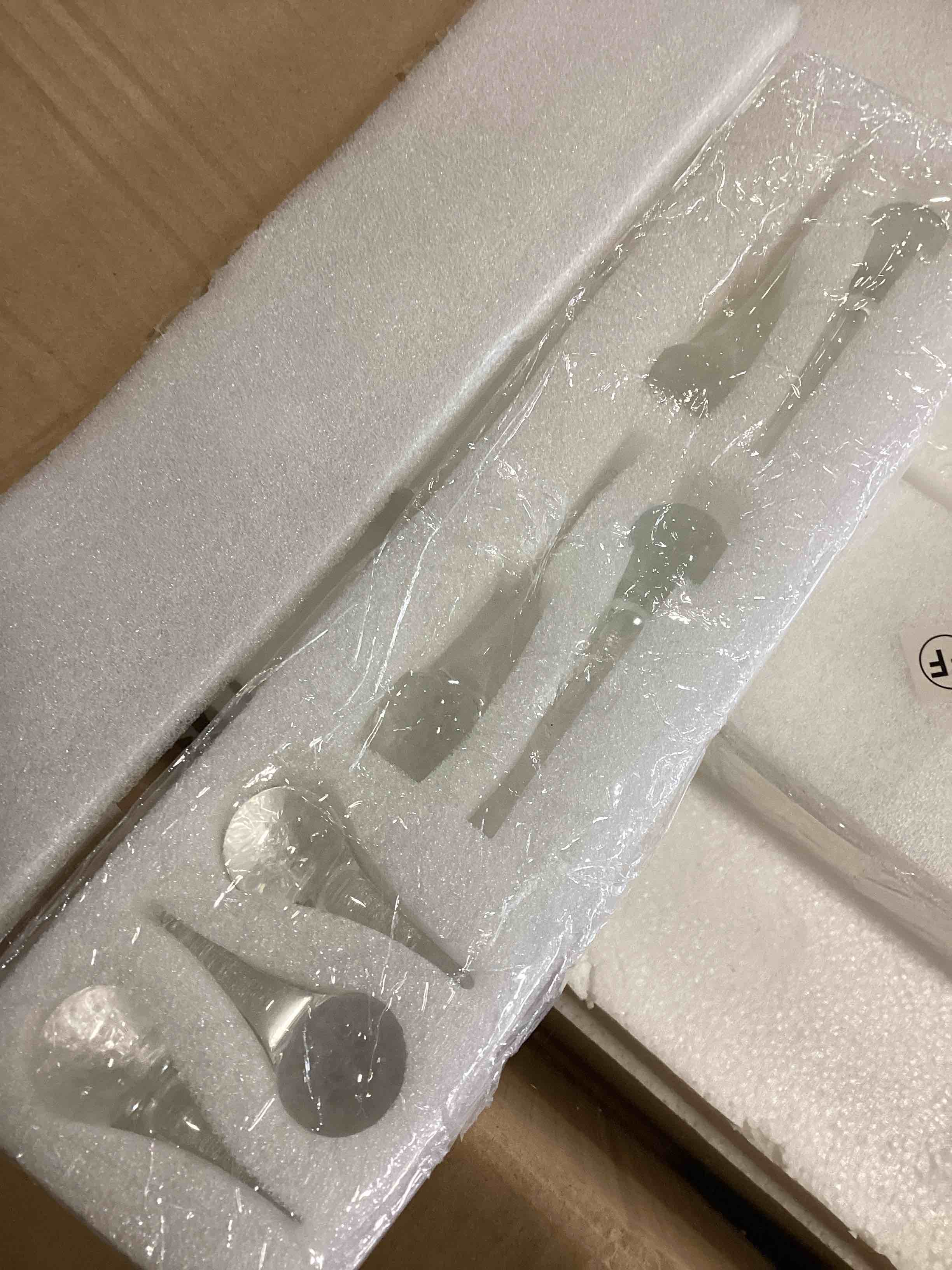 https://s3.amazonaws.com/lotting-images-prod/bidfta/PPE1309873_1744900744947.jpeg