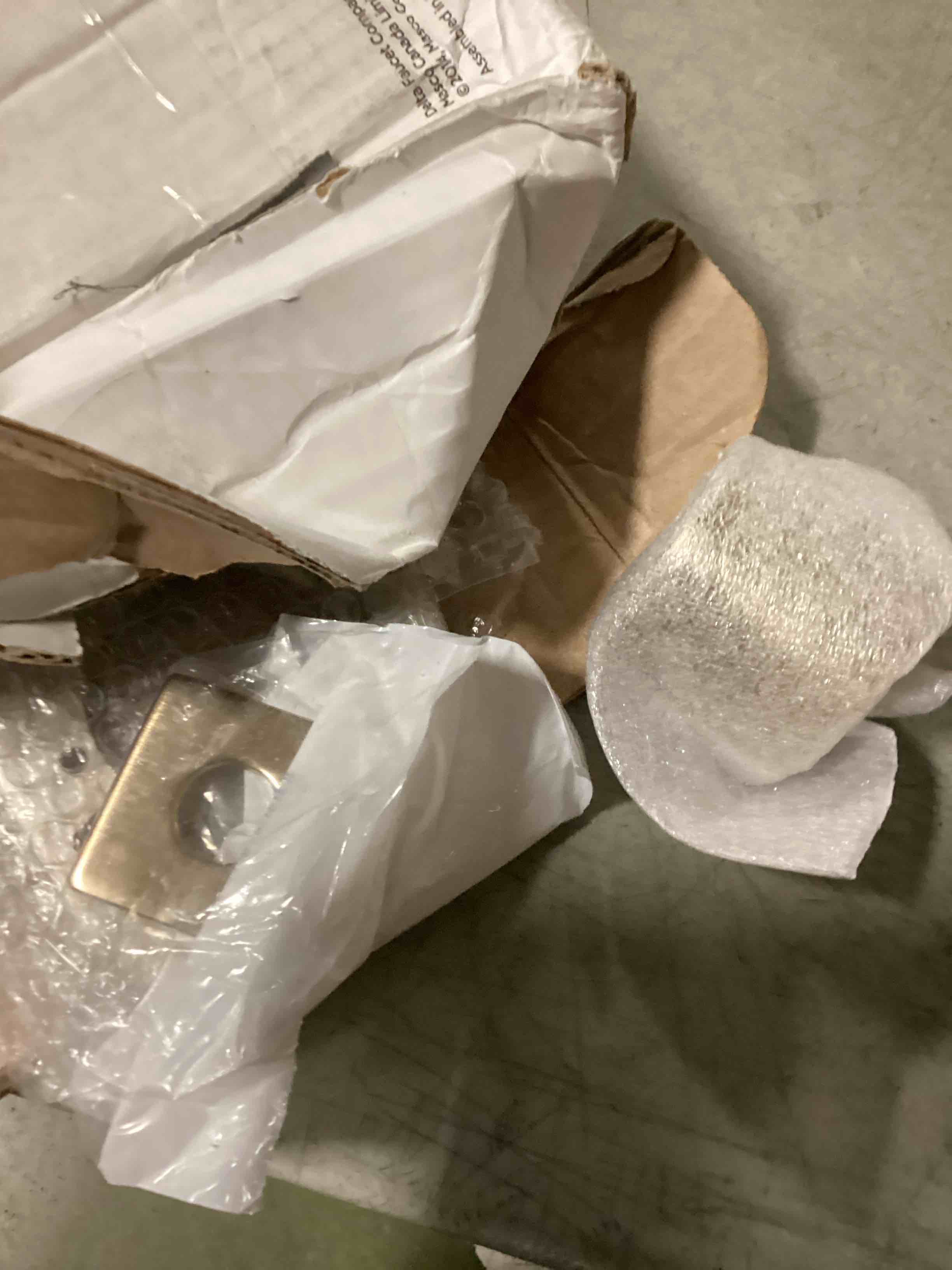 https://s3.amazonaws.com/lotting-images-prod/bidfta/PPE1310013_1745237243903.jpeg