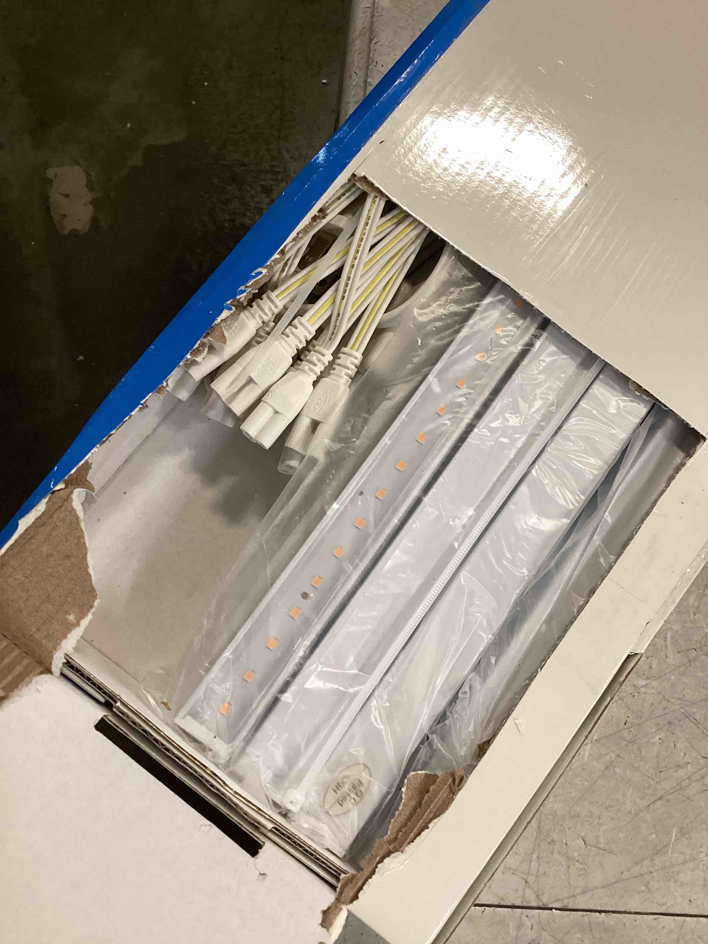 https://s3.amazonaws.com/lotting-images-prod/bidfta/PPE1310440_1745411465742.jpeg