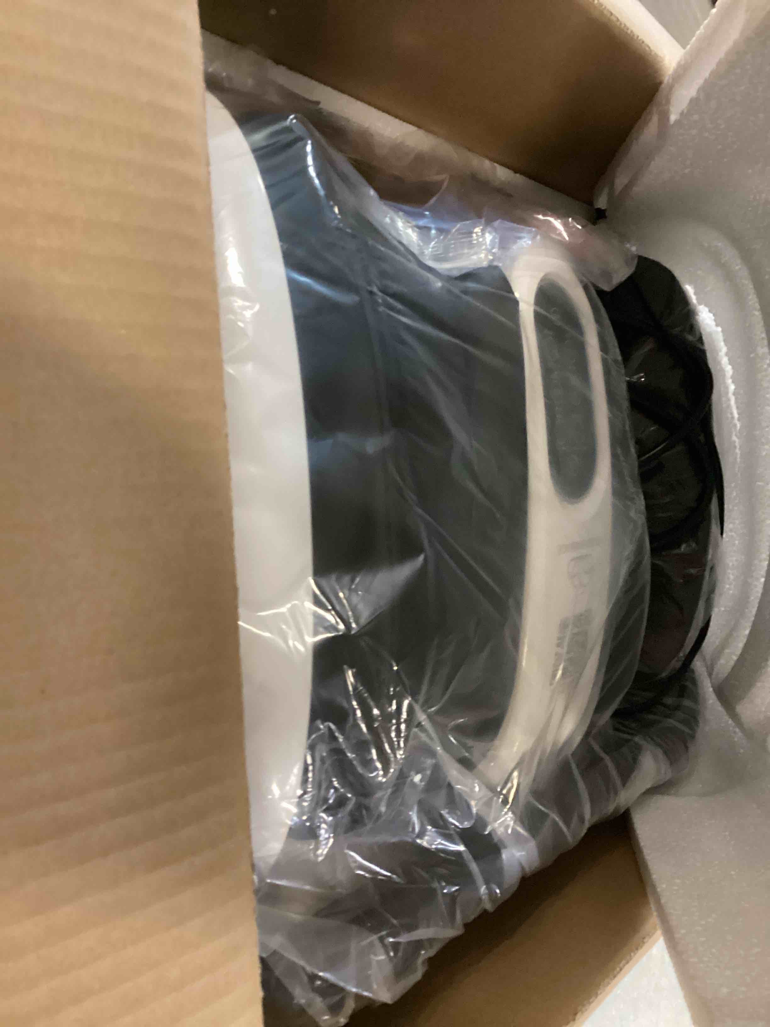 https://s3.amazonaws.com/lotting-images-prod/bidfta/PPE1310695_1745843495038.jpeg