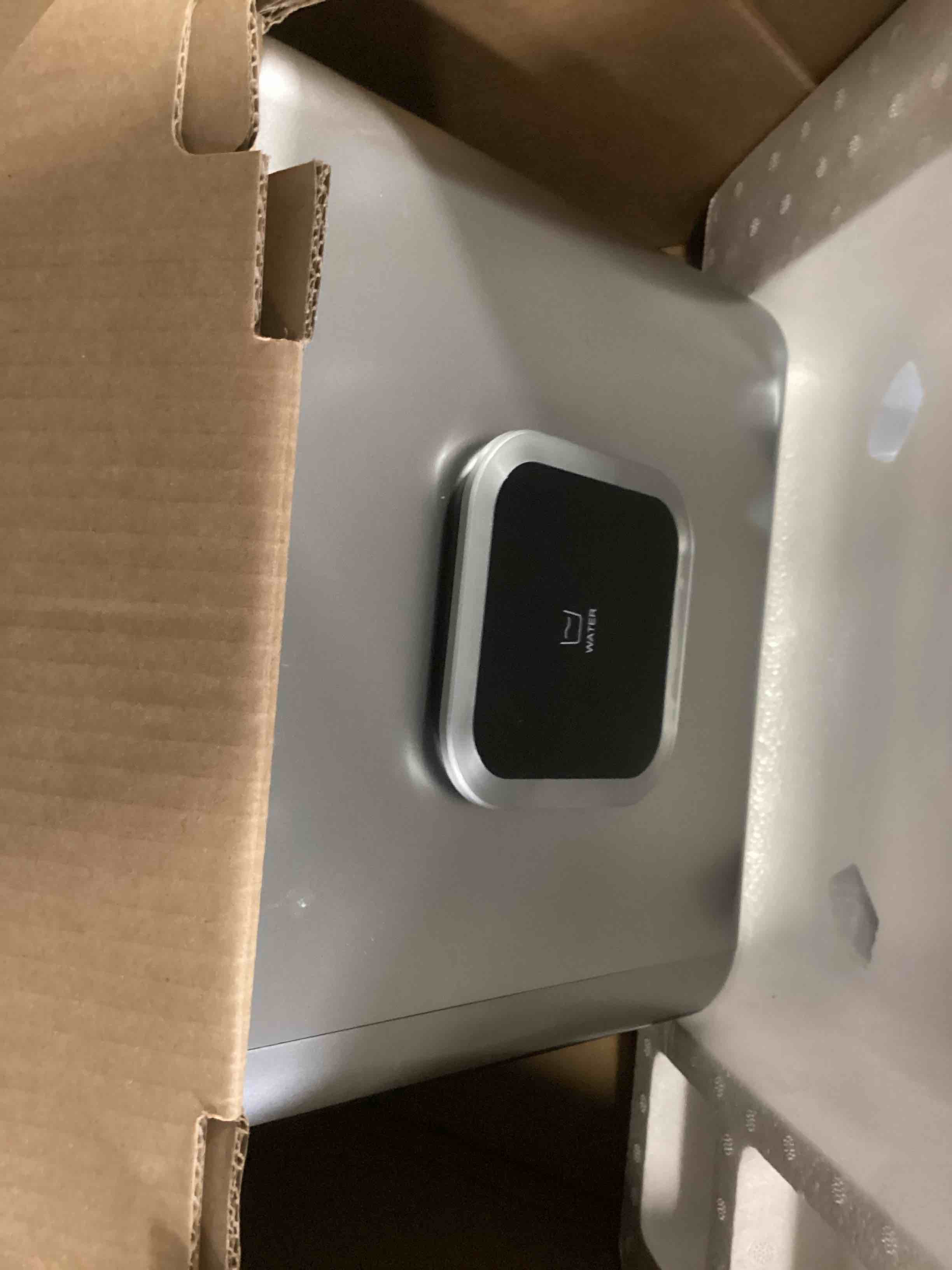 https://s3.amazonaws.com/lotting-images-prod/bidfta/PPE1310696_1745843612844.jpeg