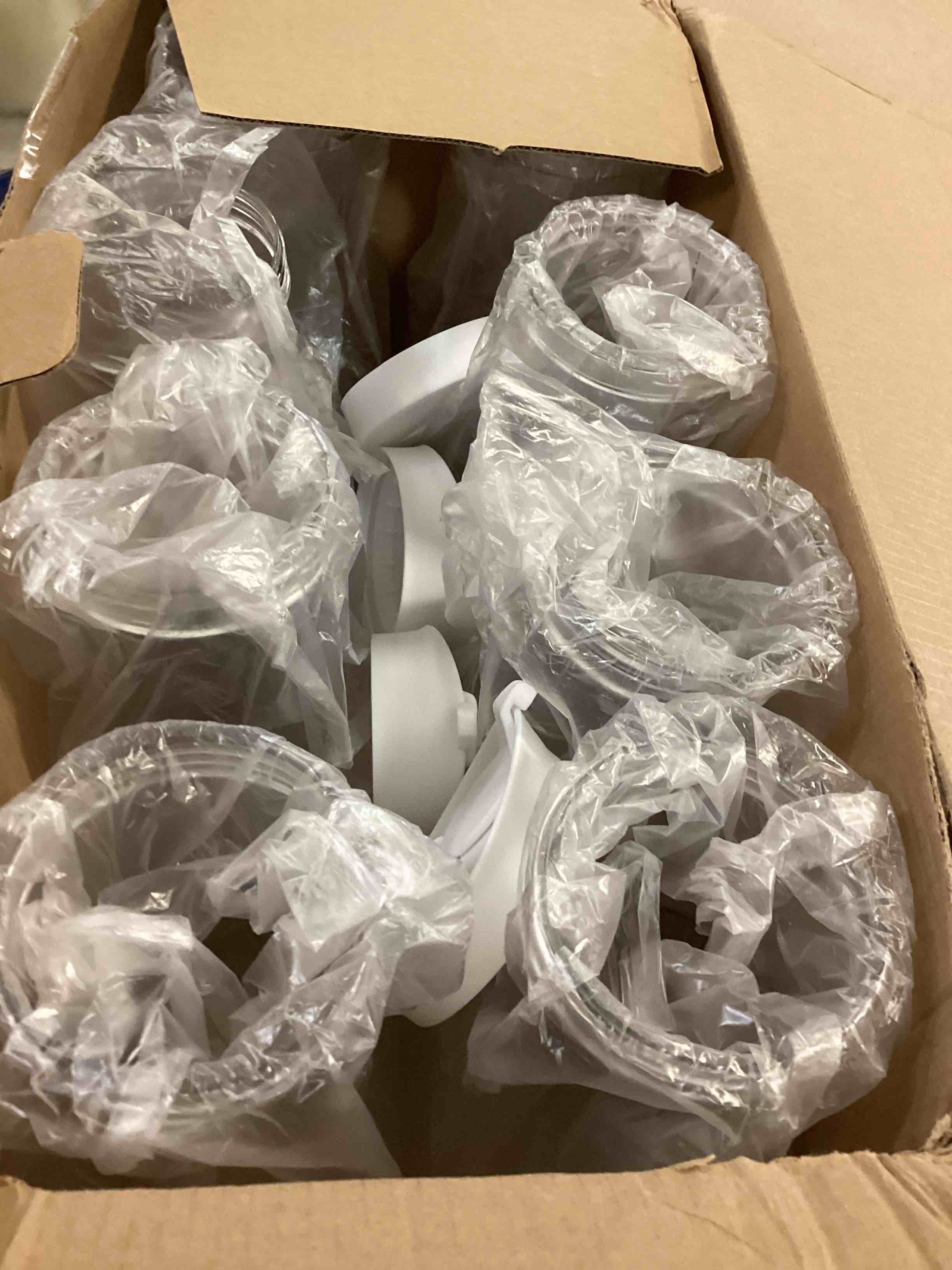 https://s3.amazonaws.com/lotting-images-prod/bidfta/PPE1311325_1746473124988.jpeg
