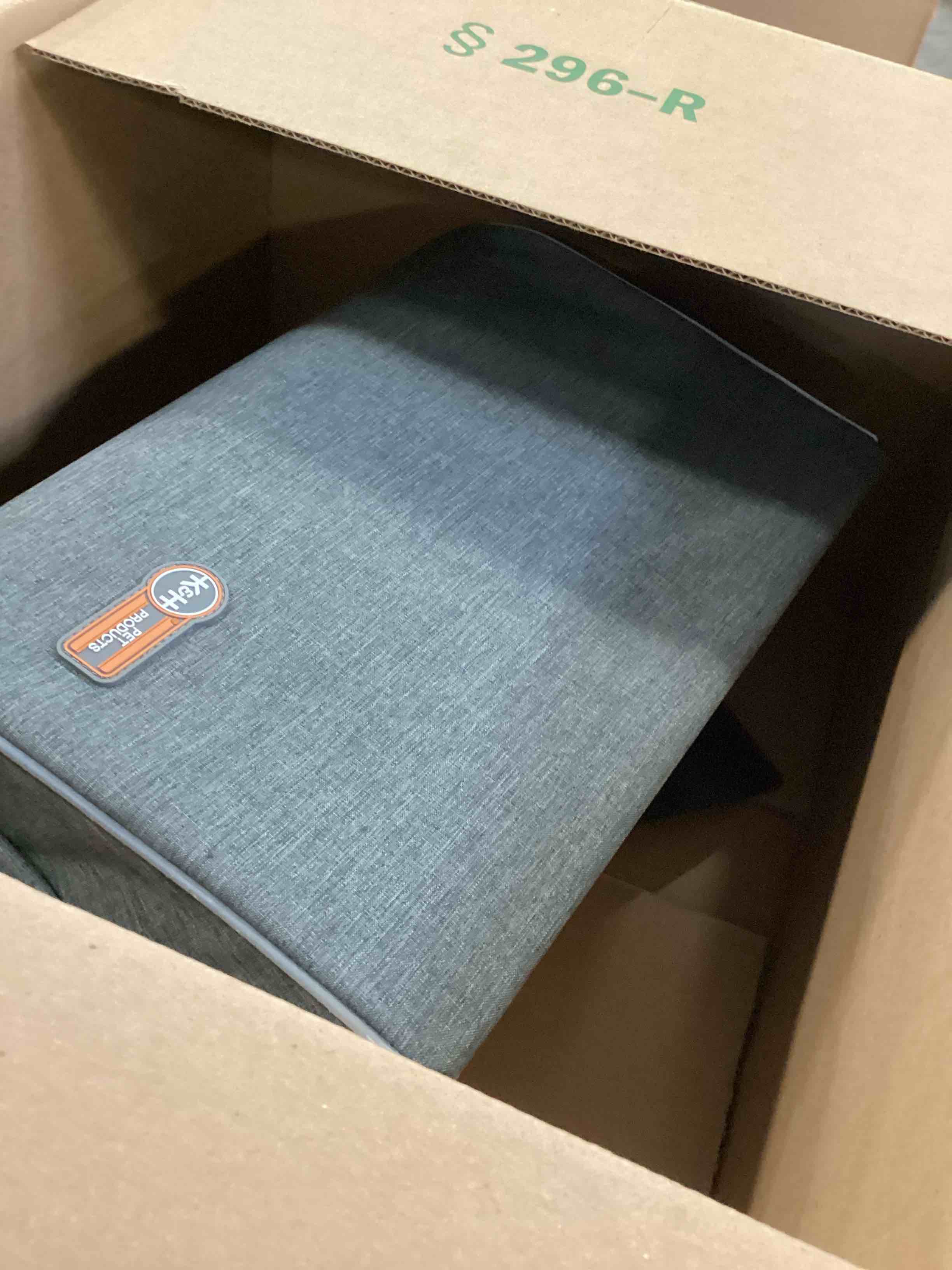 https://s3.amazonaws.com/lotting-images-prod/bidfta/PPE1311601_1746641019625.jpeg