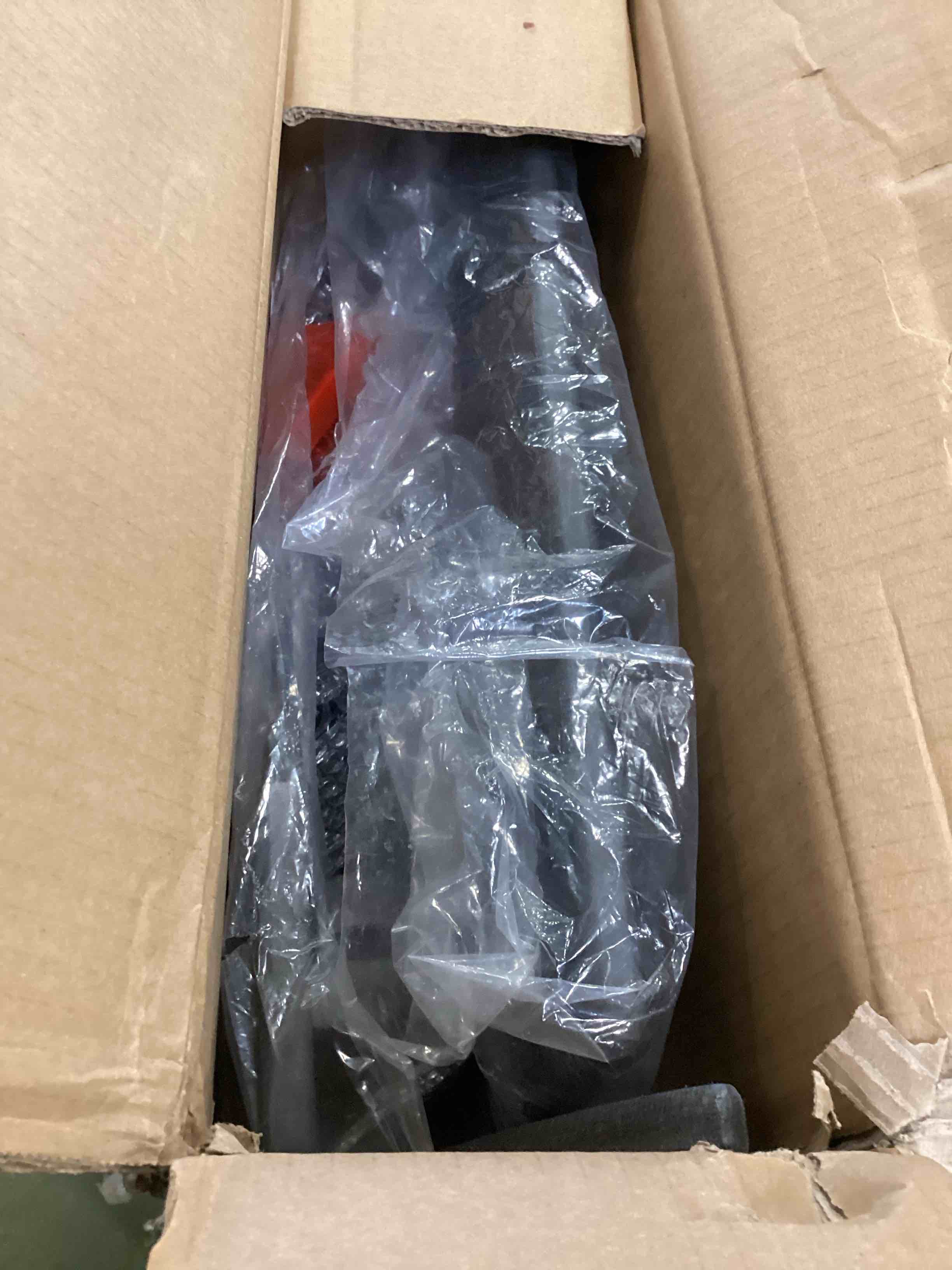 https://s3.amazonaws.com/lotting-images-prod/bidfta/PPE1311900_1746796574486.jpeg
