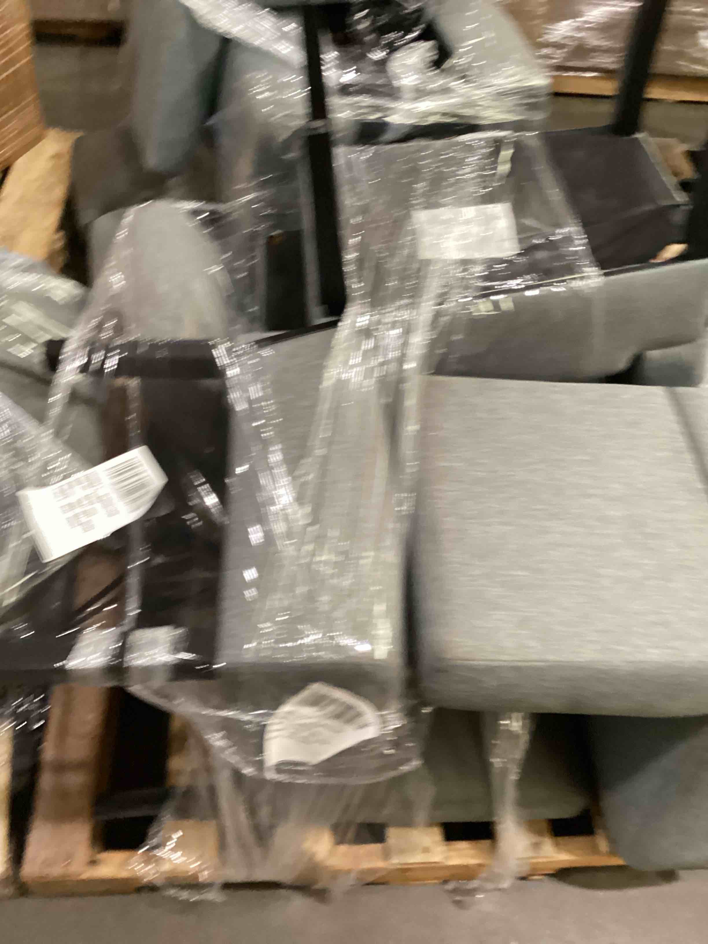 https://s3.amazonaws.com/lotting-images-prod/bidfta/PPE1315133_1751295595937.jpeg