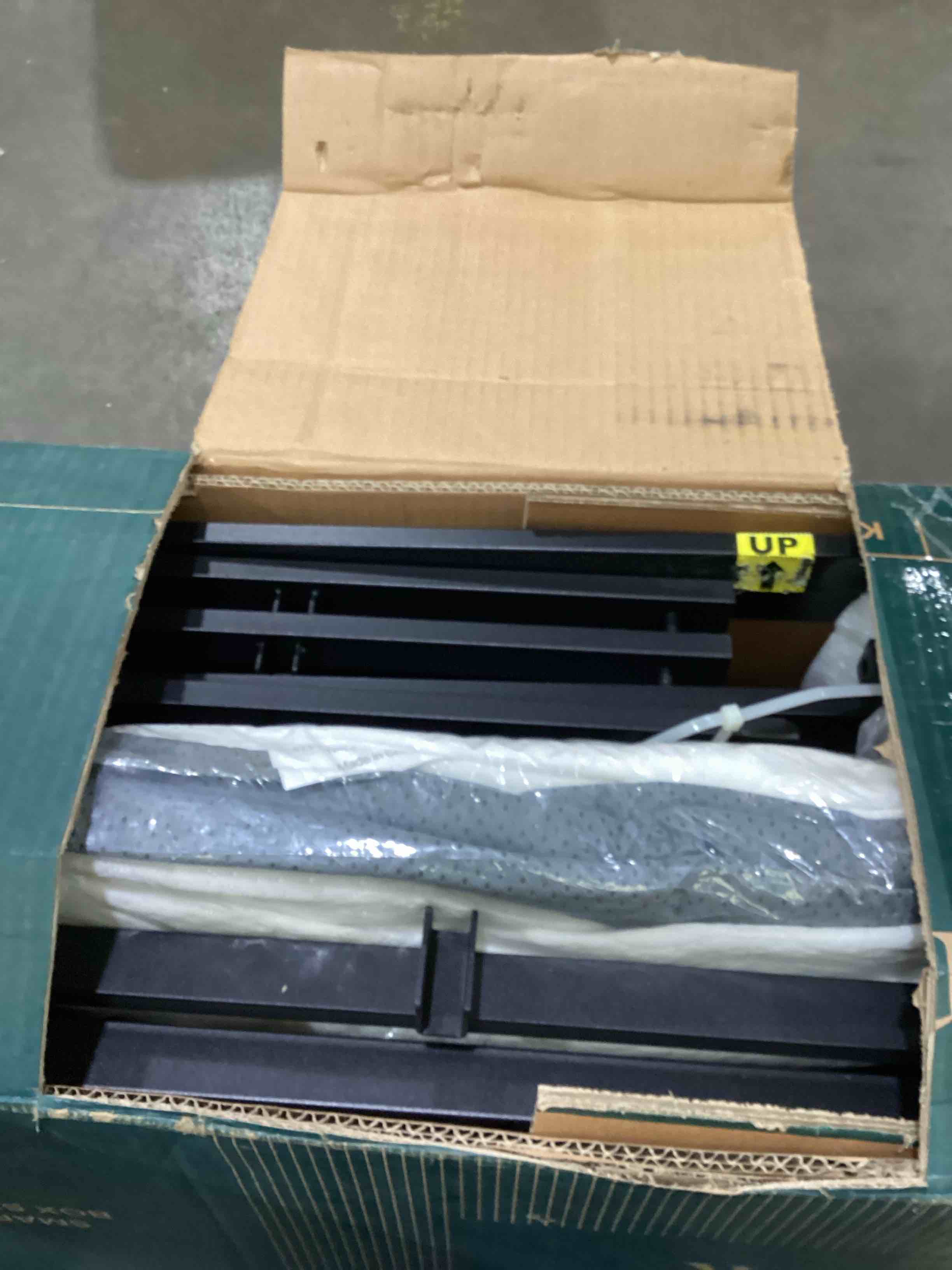 https://s3.amazonaws.com/lotting-images-prod/bidfta/PPE1315202_1751563009784.jpeg
