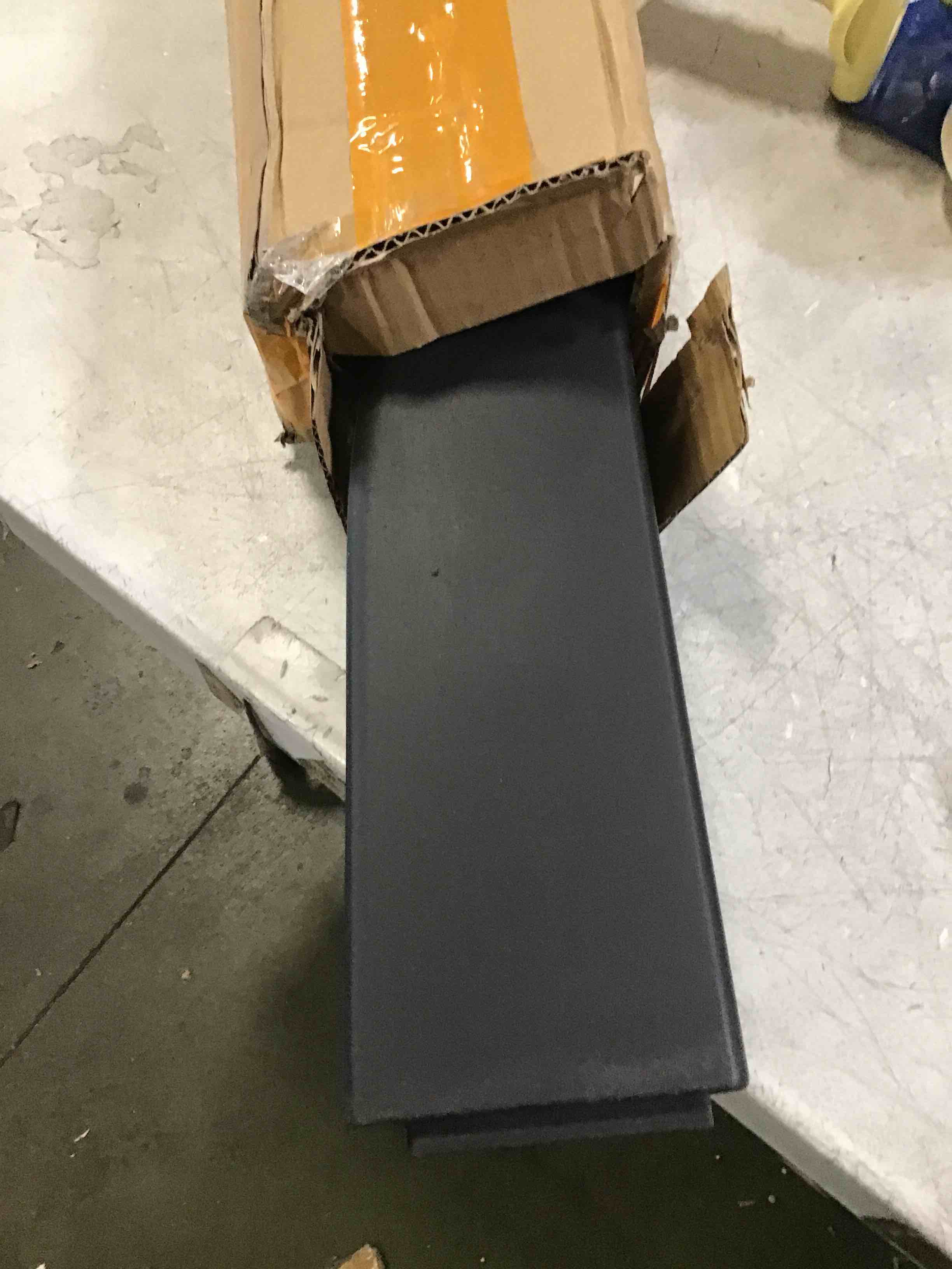 https://s3.amazonaws.com/lotting-images-prod/bidfta/PPE1338535_1743099405265.jpeg
