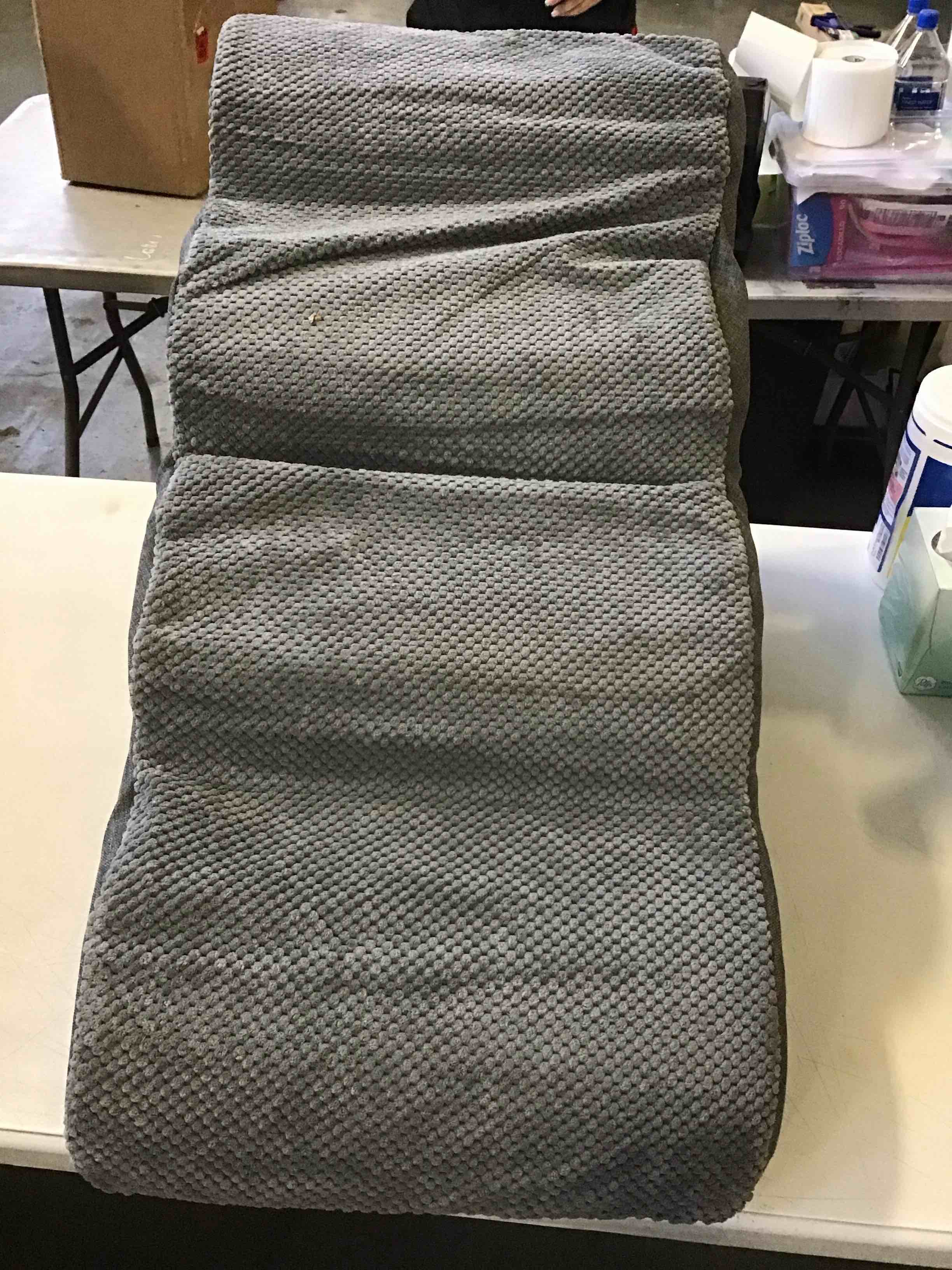 https://s3.amazonaws.com/lotting-images-prod/bidfta/PPE1340282_1740755960562.jpeg