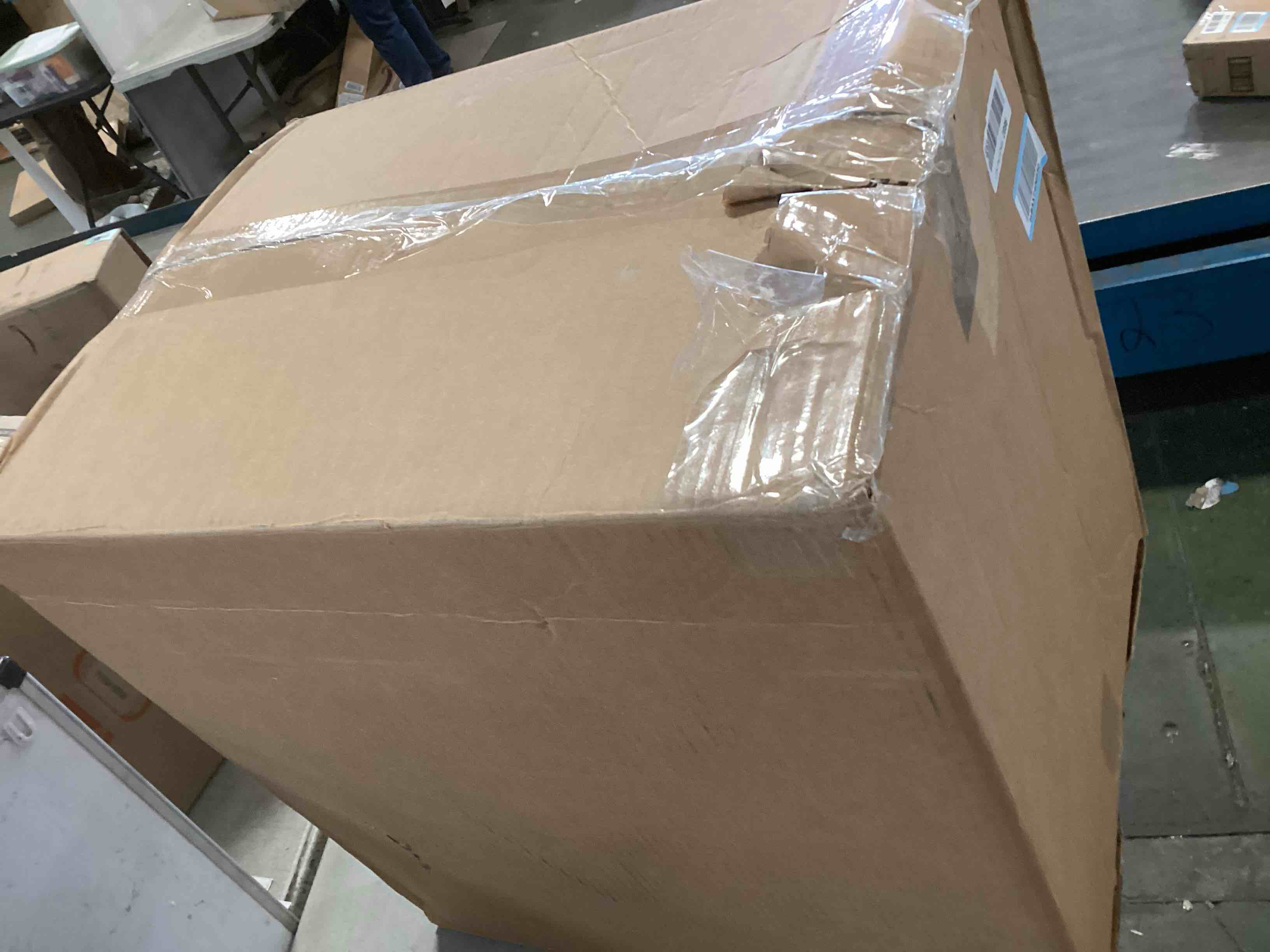 https://s3.amazonaws.com/lotting-images-prod/bidfta/PPE1343108_1741967832336.jpeg