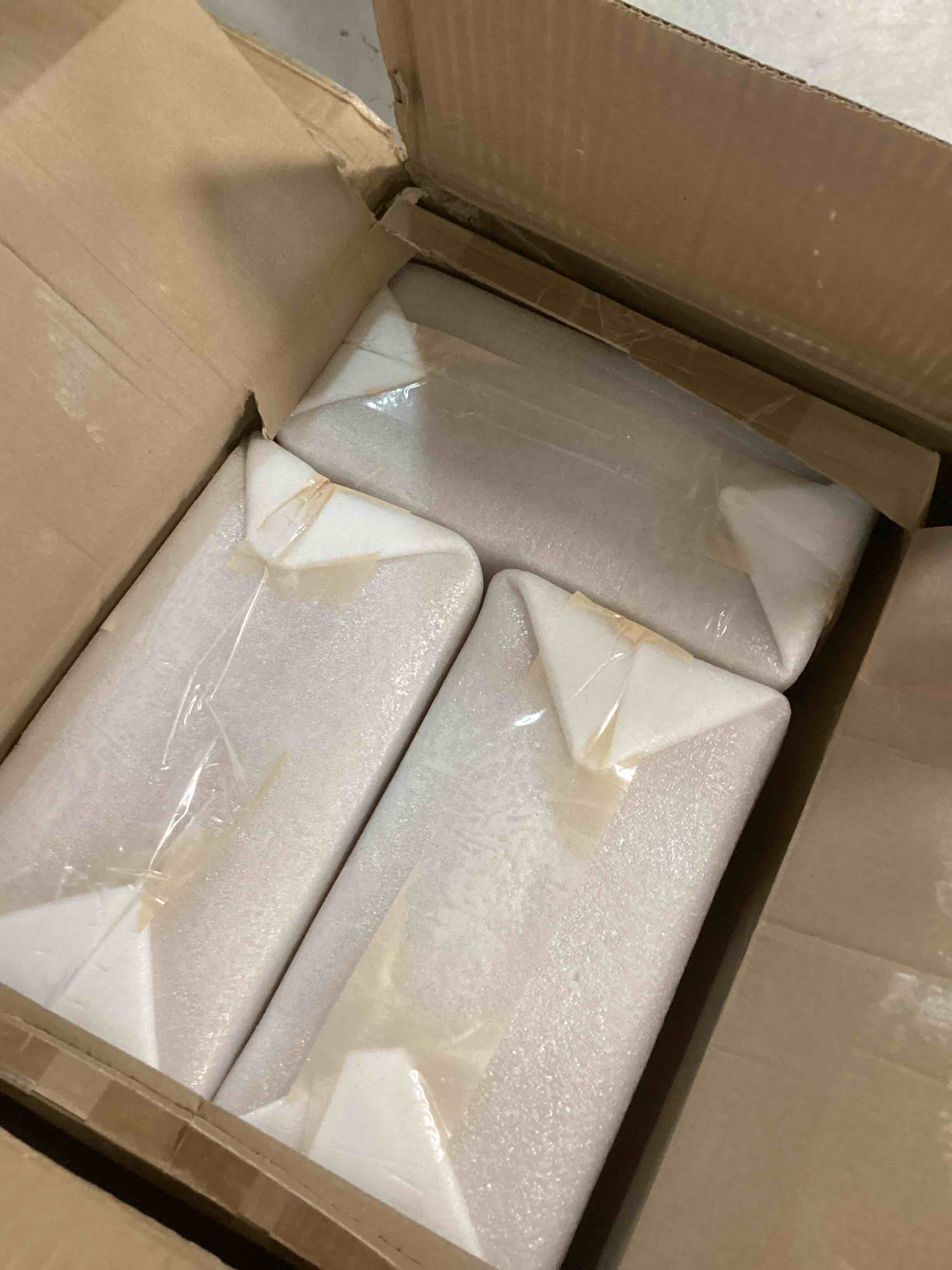 https://s3.amazonaws.com/lotting-images-prod/bidfta/PPE1343162_1741976632559.jpeg