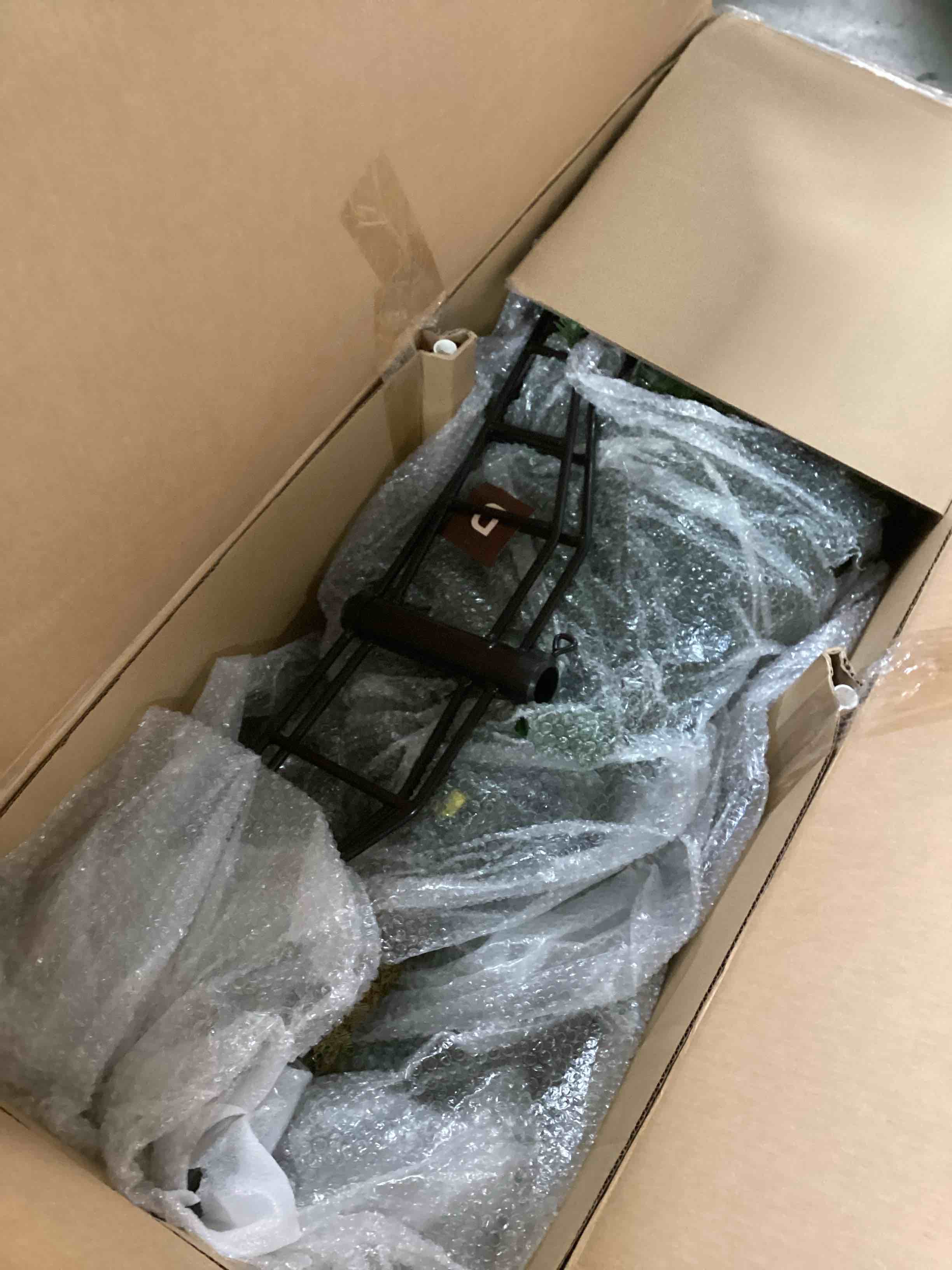 https://s3.amazonaws.com/lotting-images-prod/bidfta/PPE1343961_1742561221346.jpeg