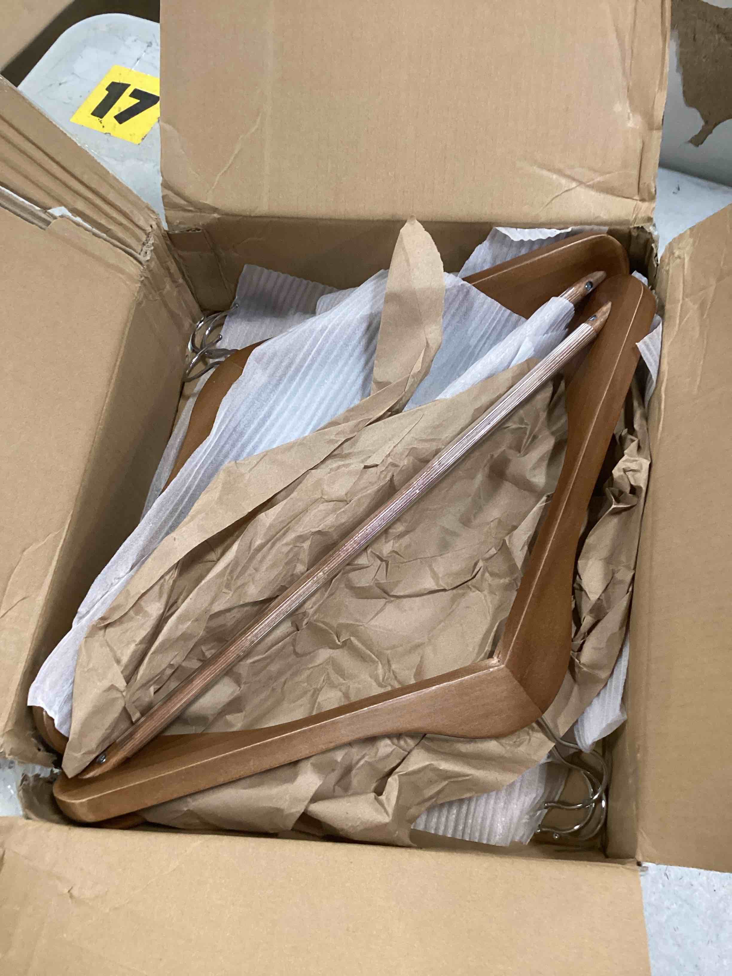 https://s3.amazonaws.com/lotting-images-prod/bidfta/PPE1344255_1742909293103.jpeg