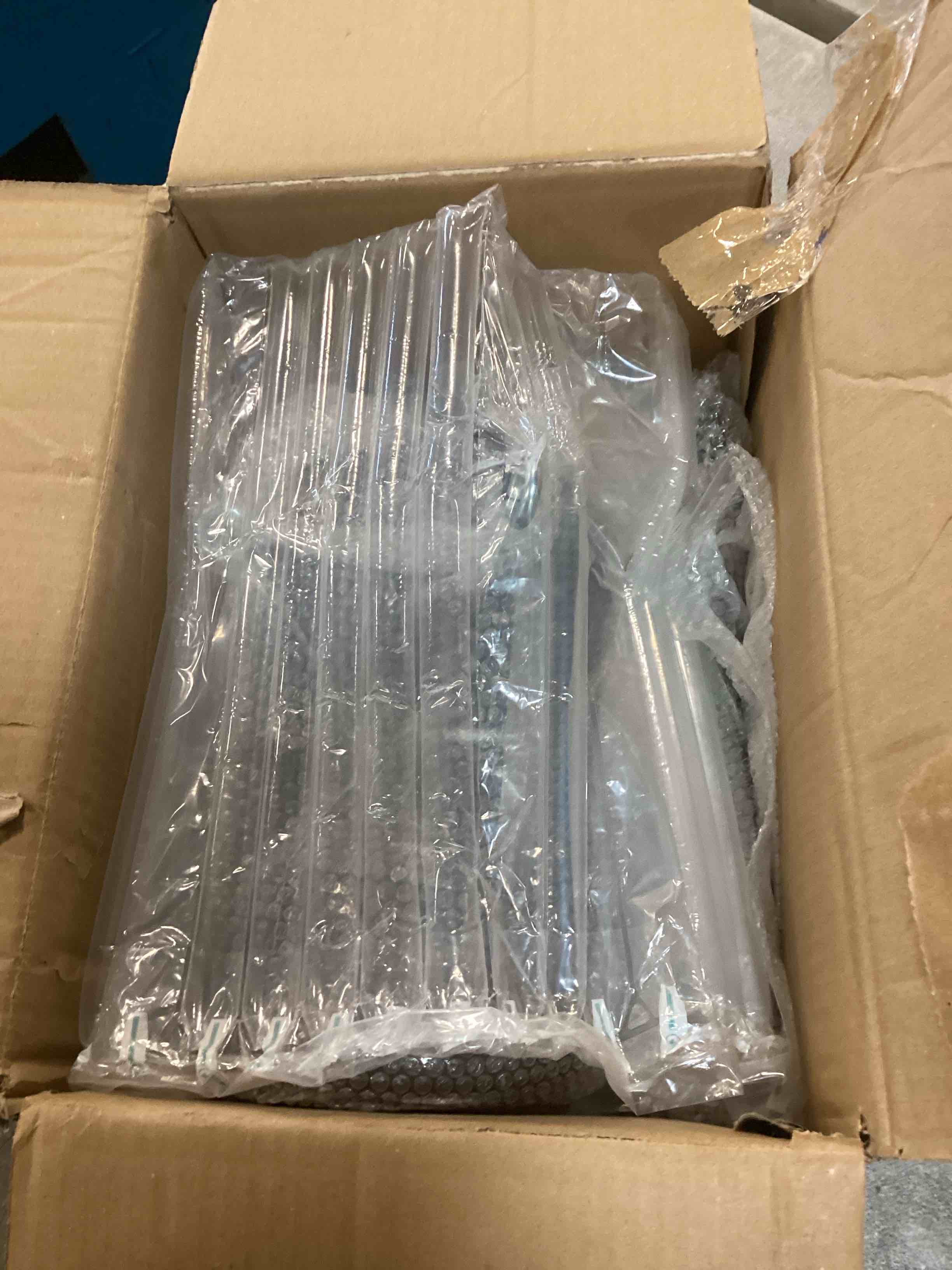 https://s3.amazonaws.com/lotting-images-prod/bidfta/PPE1344602_1743079841420.jpeg