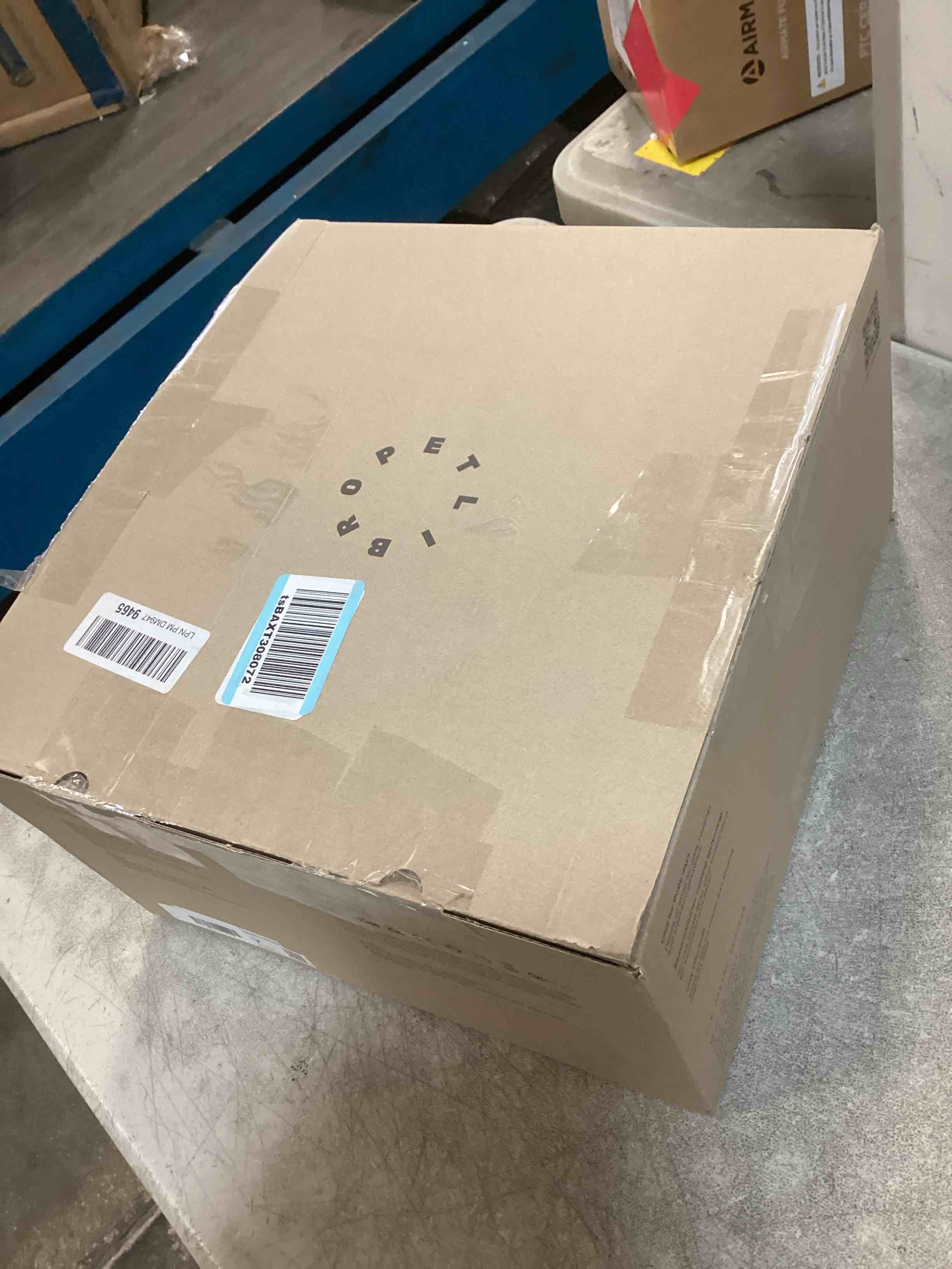 https://s3.amazonaws.com/lotting-images-prod/bidfta/PPE1344611_1743080541050.jpeg
