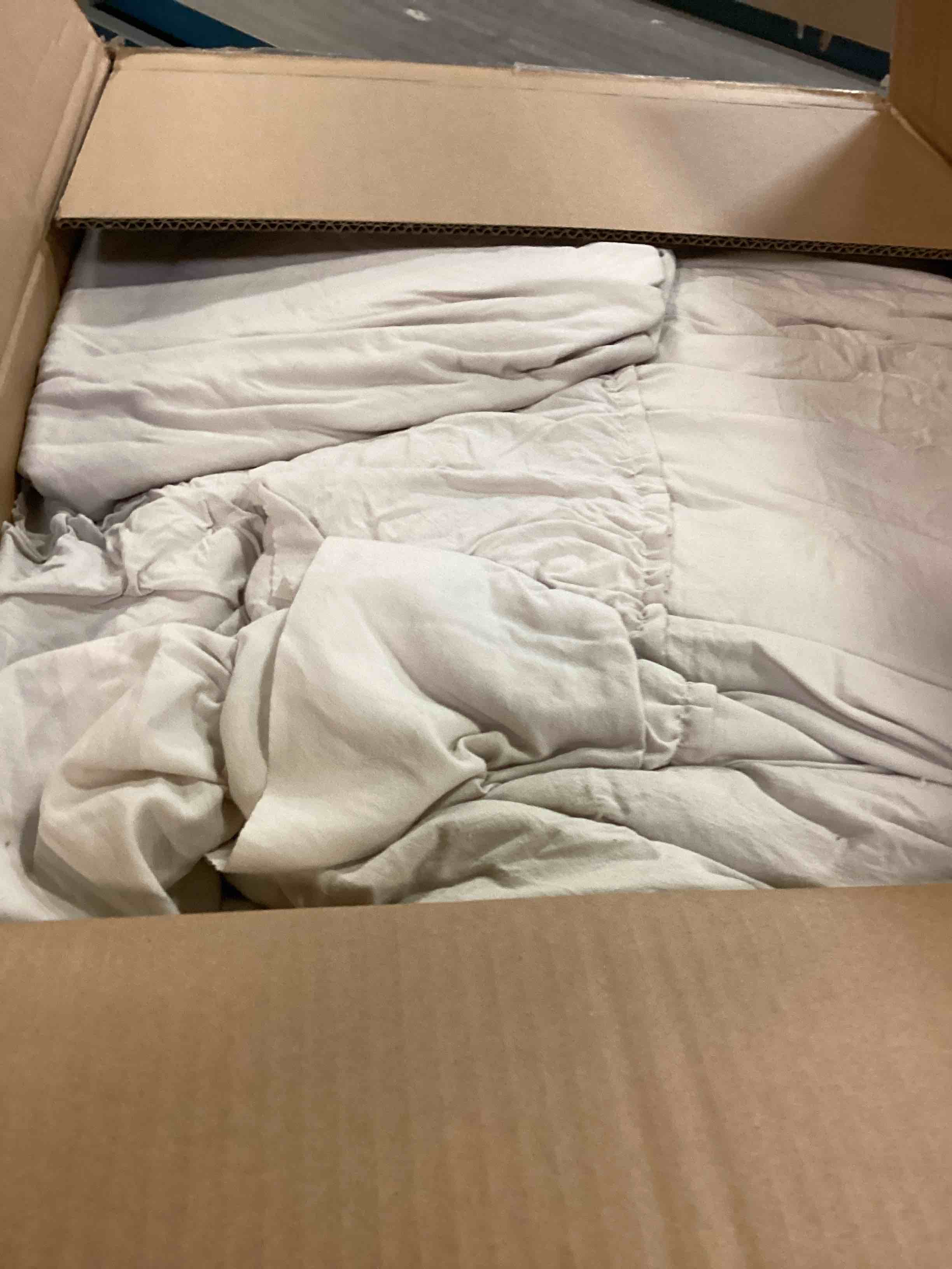 https://s3.amazonaws.com/lotting-images-prod/bidfta/PPE1345053_1741034135190.jpeg
