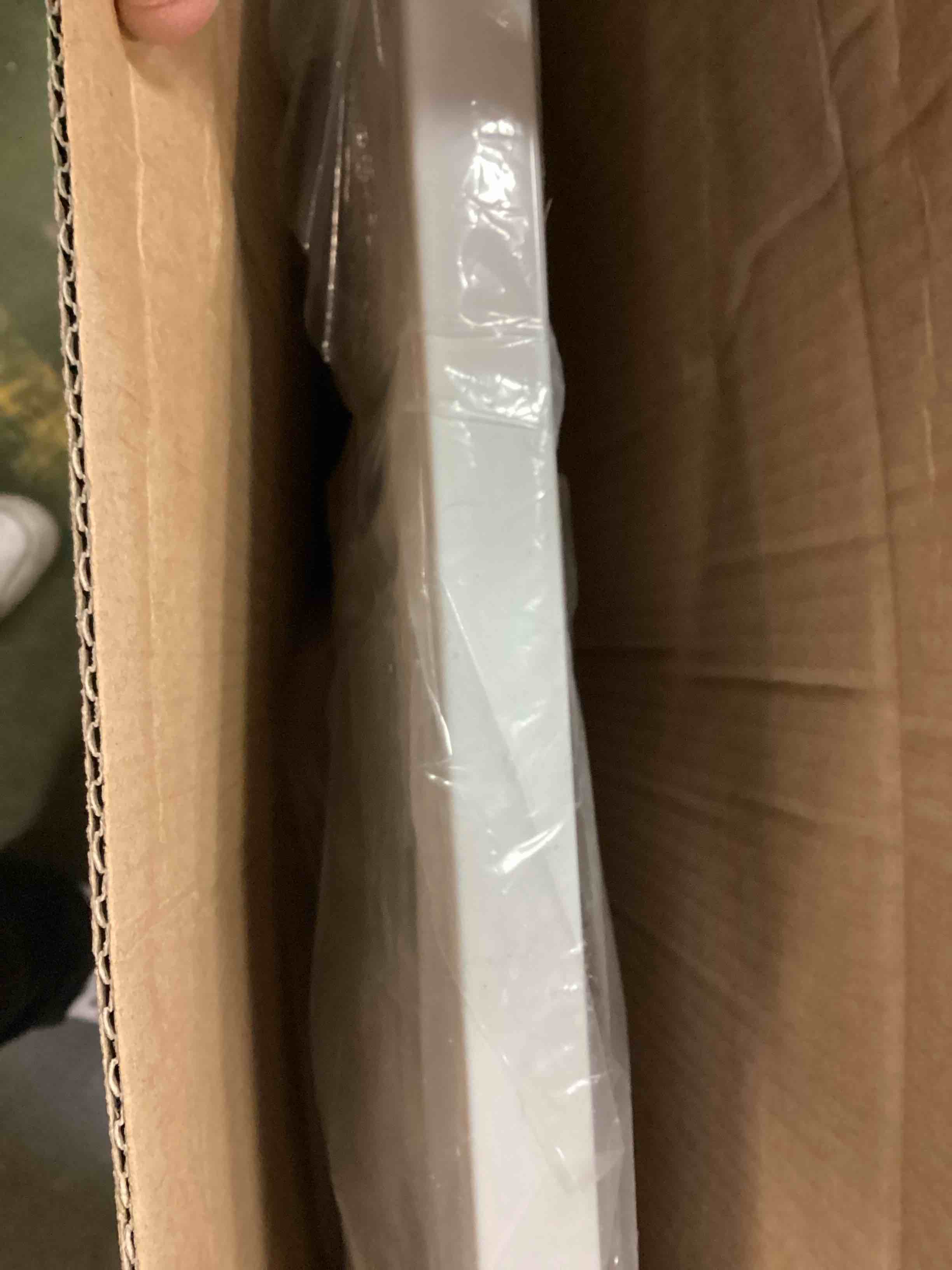 https://s3.amazonaws.com/lotting-images-prod/bidfta/PPE1345057_1741034385878.jpeg