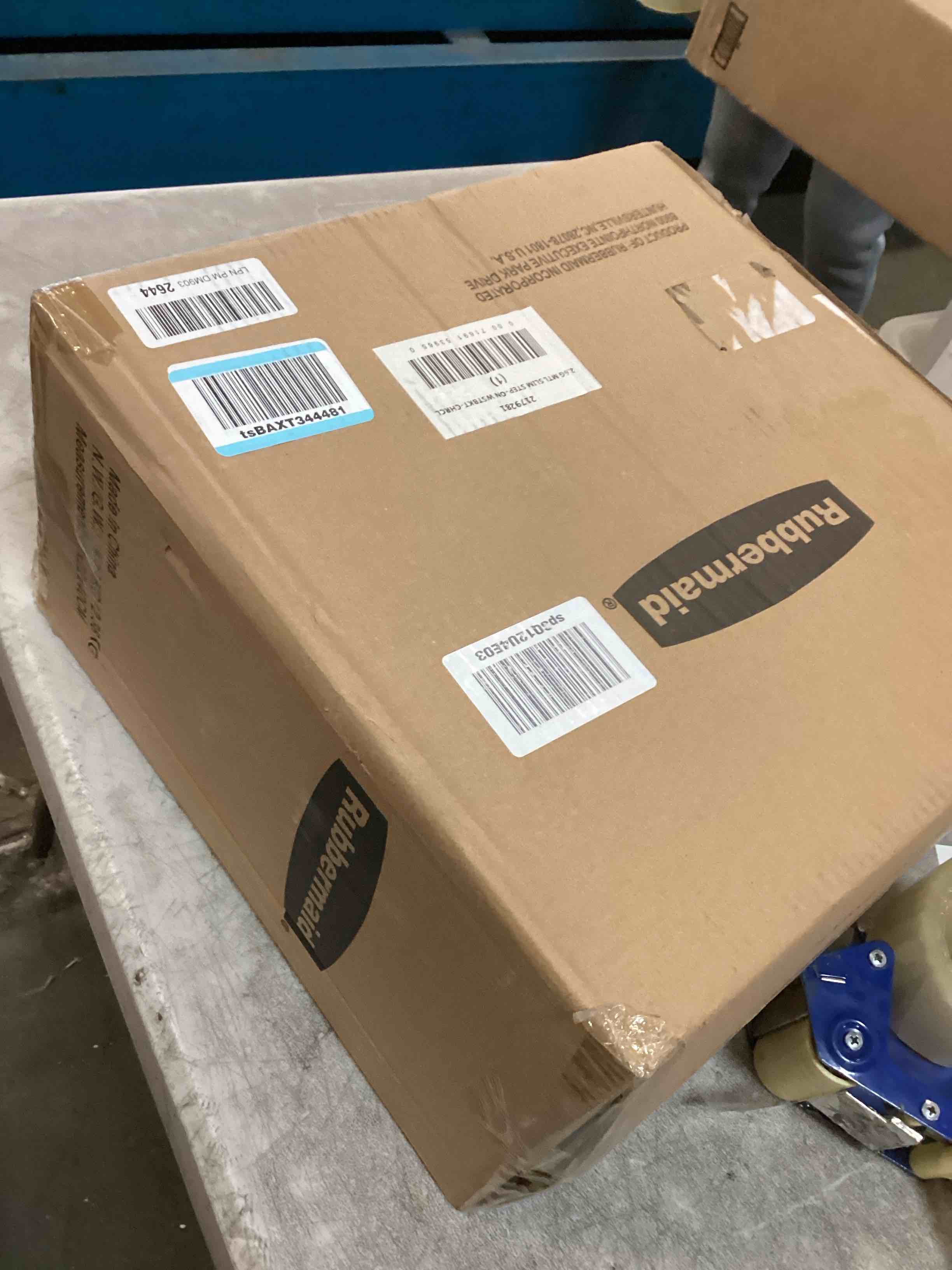 https://s3.amazonaws.com/lotting-images-prod/bidfta/PPE1346238_1741627886887.jpeg