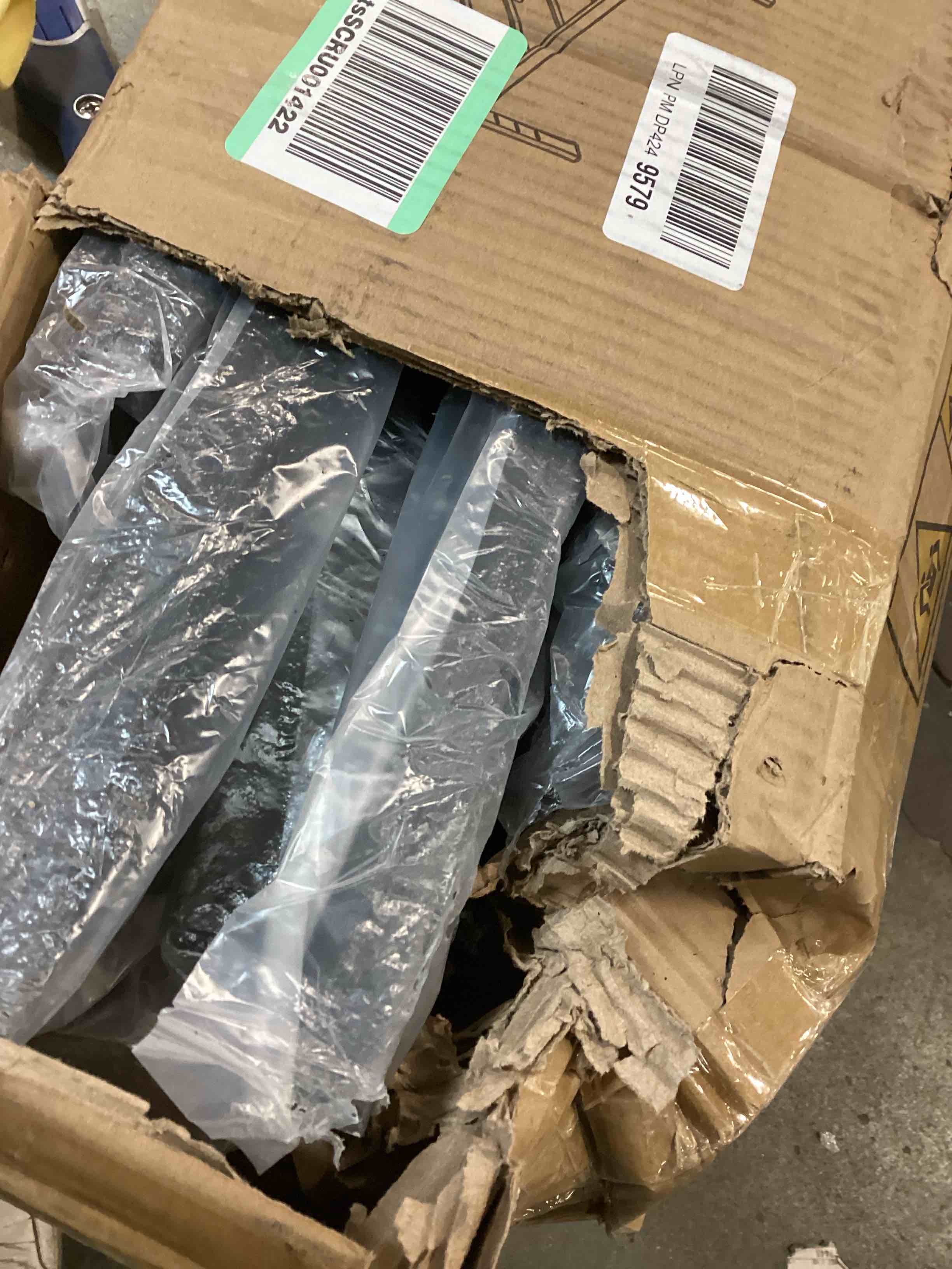 https://s3.amazonaws.com/lotting-images-prod/bidfta/PPE1346312_1741695531792.jpeg