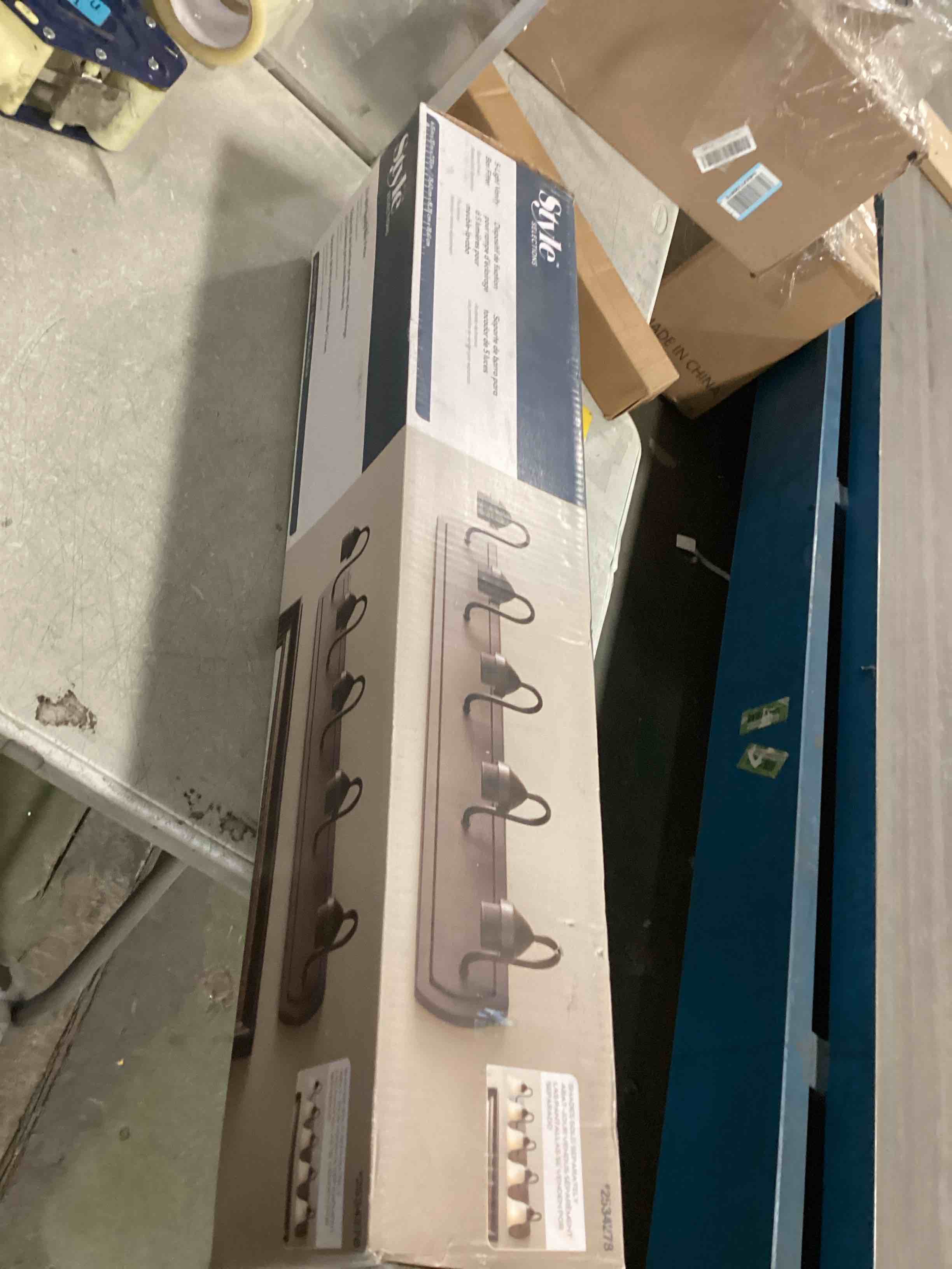 https://s3.amazonaws.com/lotting-images-prod/bidfta/PPE1348069_1741010730198.jpeg