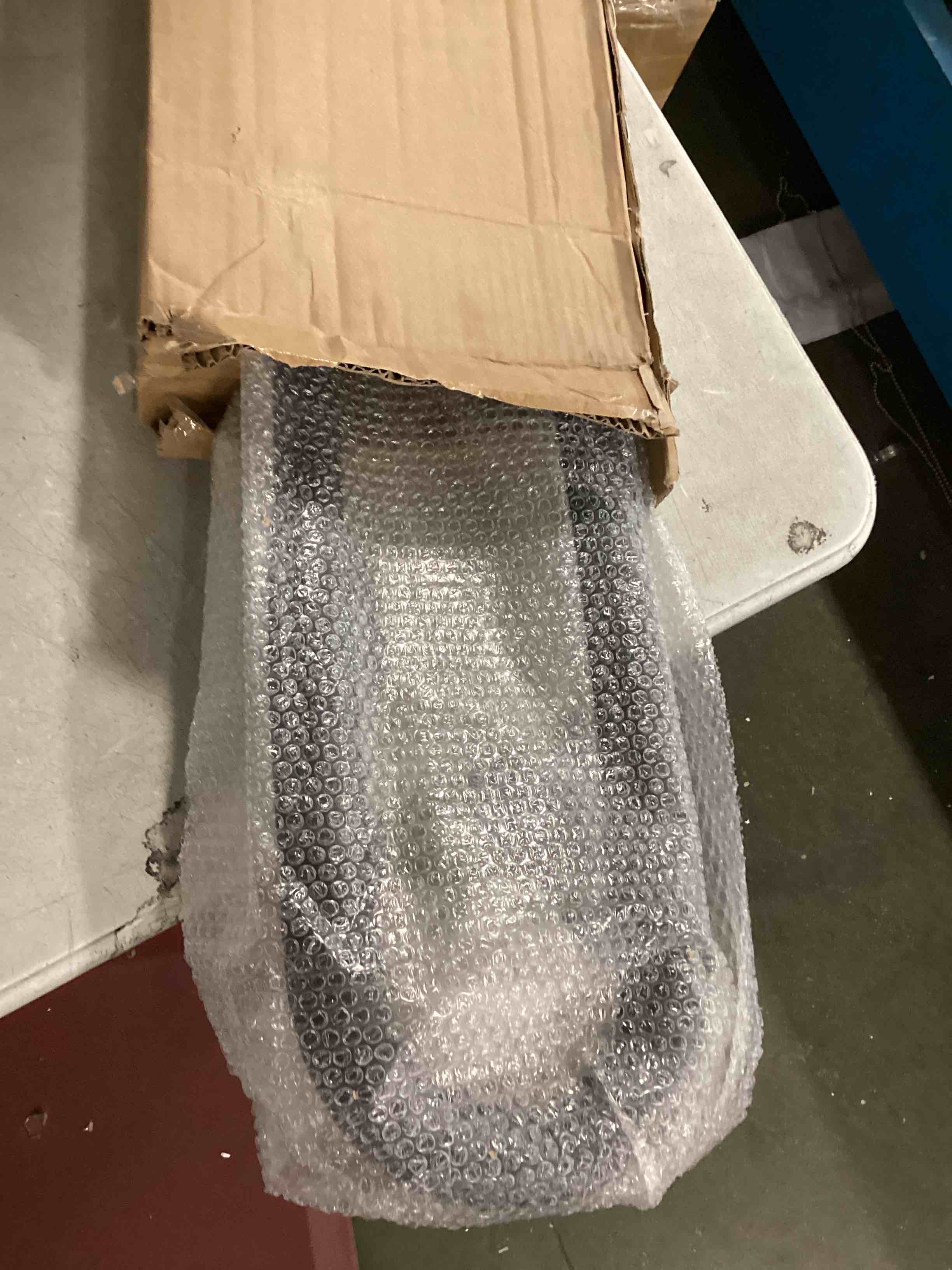 https://s3.amazonaws.com/lotting-images-prod/bidfta/PPE1348595_1741191536086.jpeg