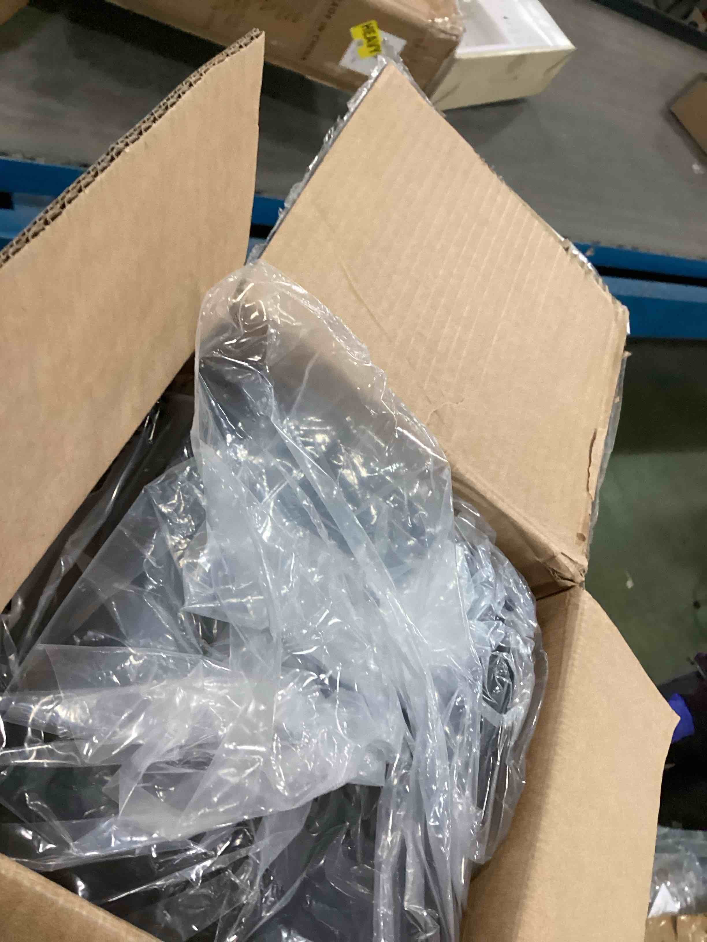 https://s3.amazonaws.com/lotting-images-prod/bidfta/PPE1349287_1741608540519.jpeg