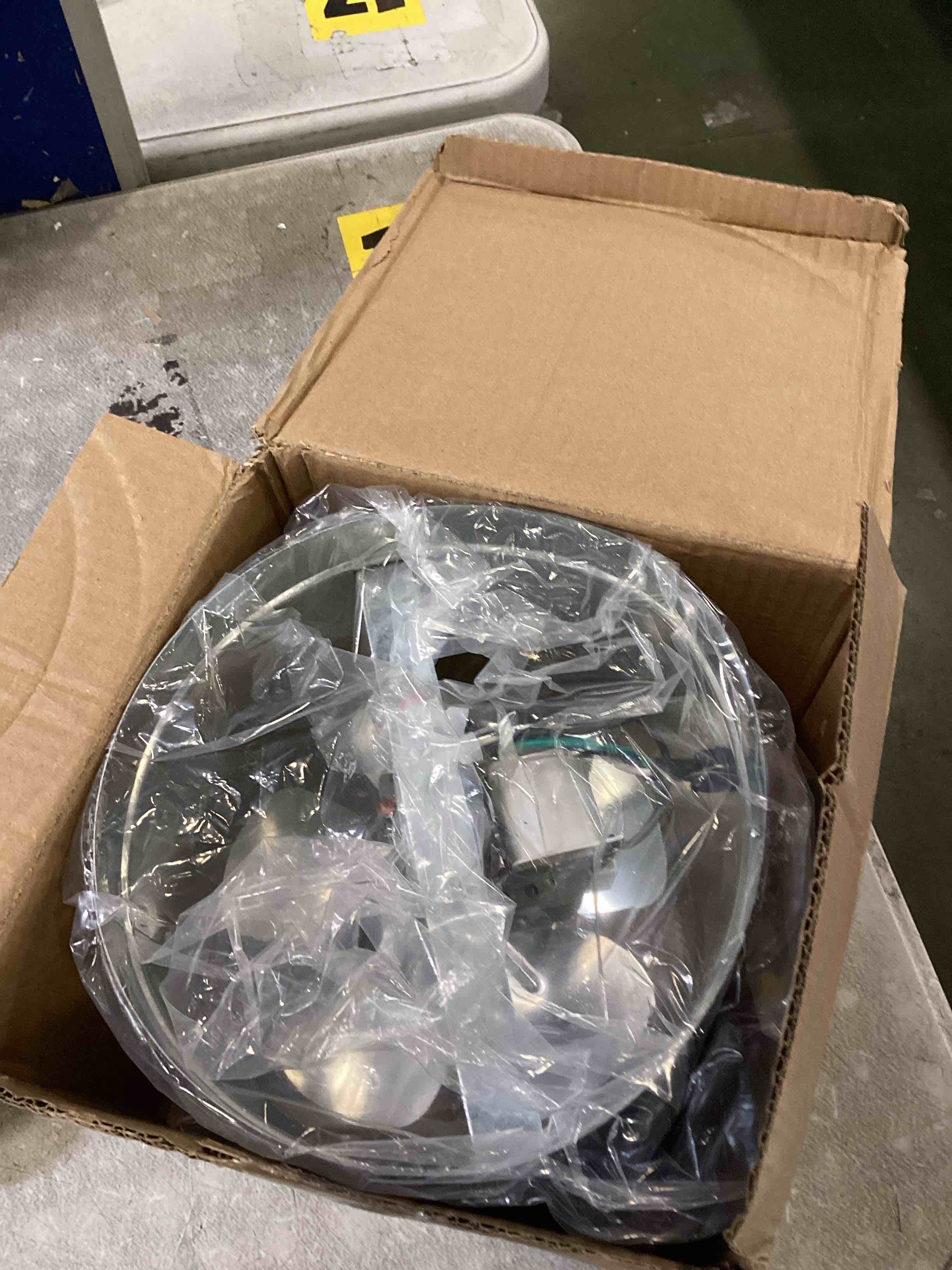 https://s3.amazonaws.com/lotting-images-prod/bidfta/PPE1349666_1741707595702.jpeg
