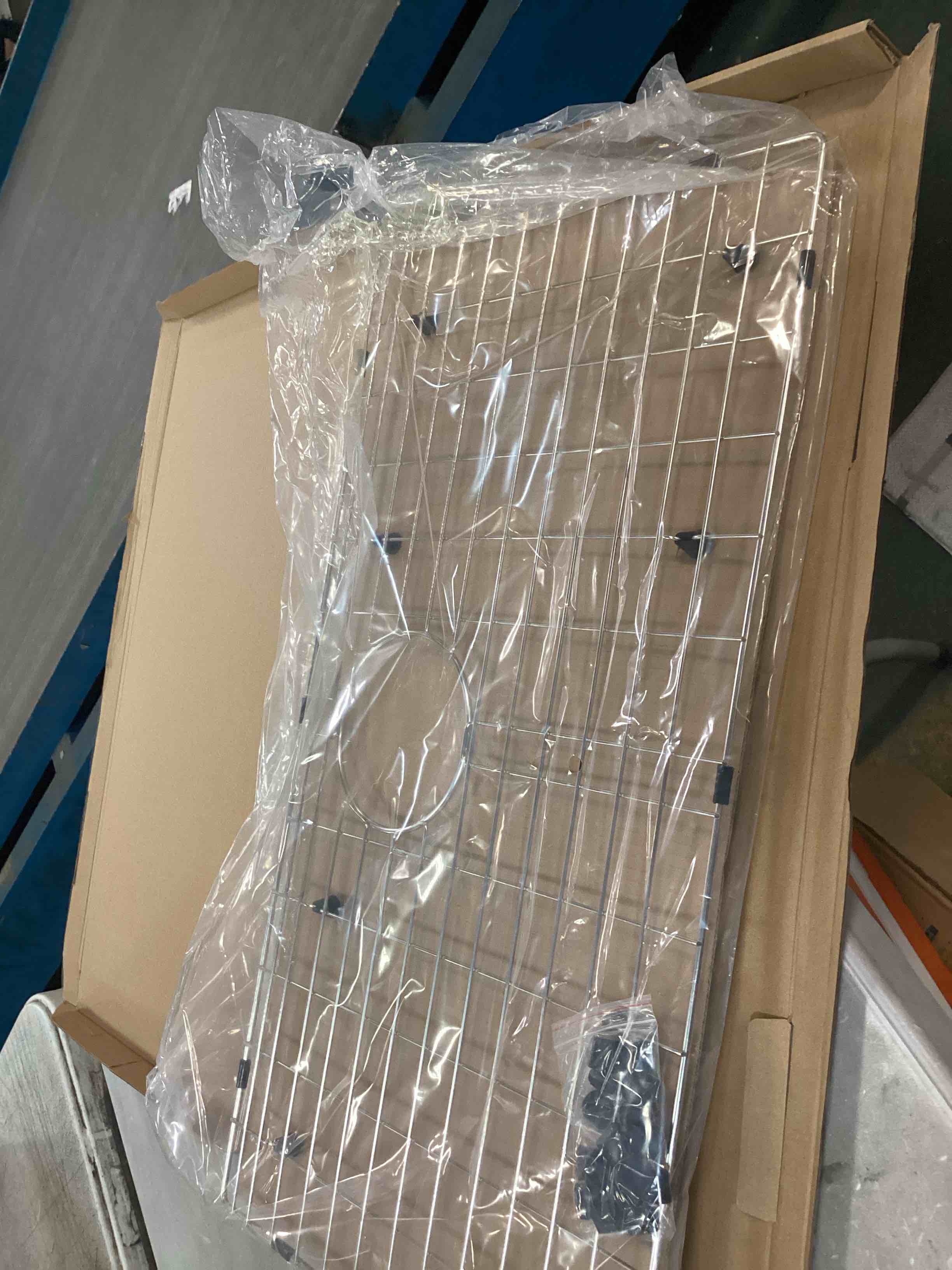 https://s3.amazonaws.com/lotting-images-prod/bidfta/PPE1350181_1741964320132.jpeg