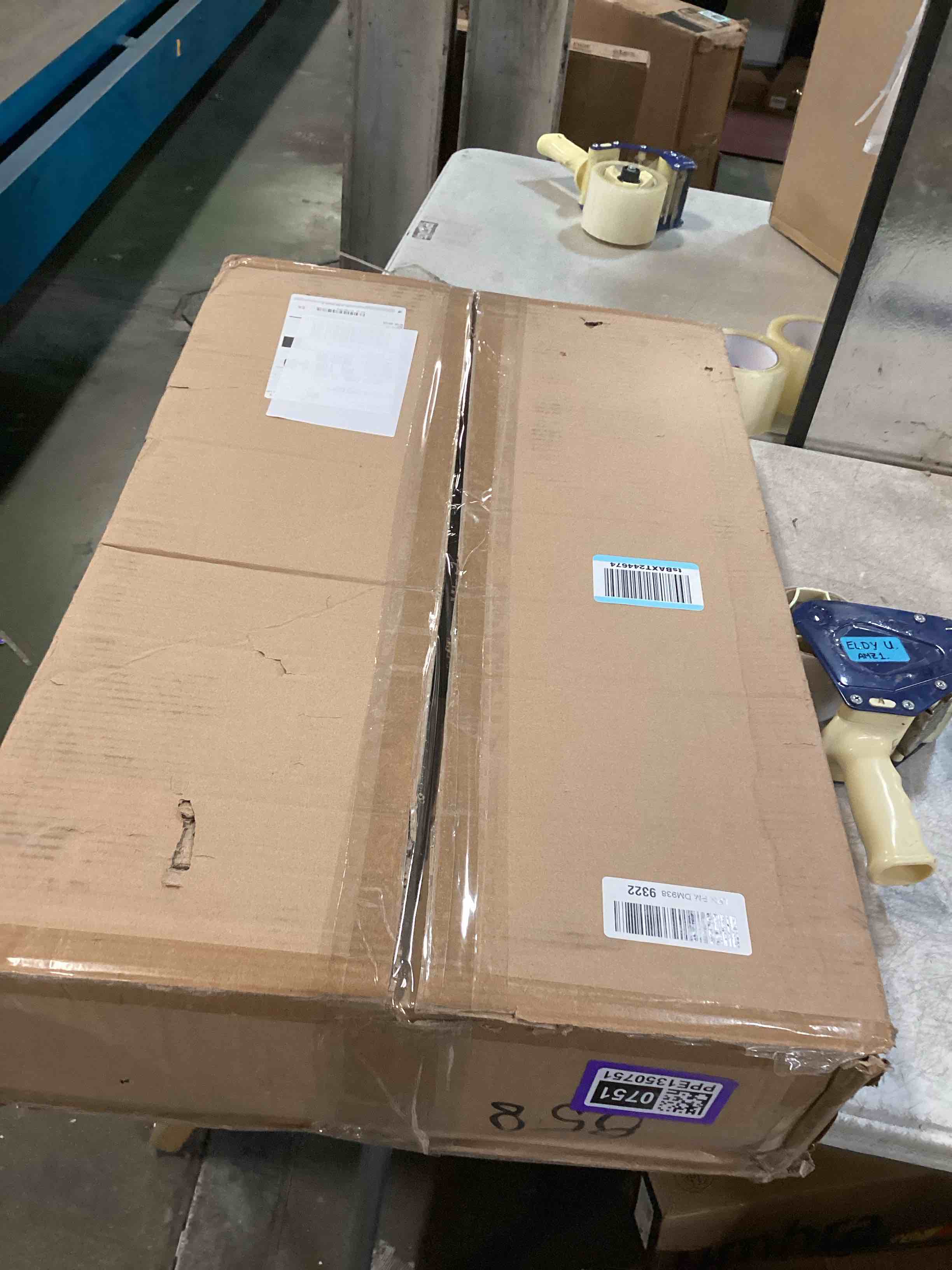 https://s3.amazonaws.com/lotting-images-prod/bidfta/PPE1350751_1742313674528.jpeg