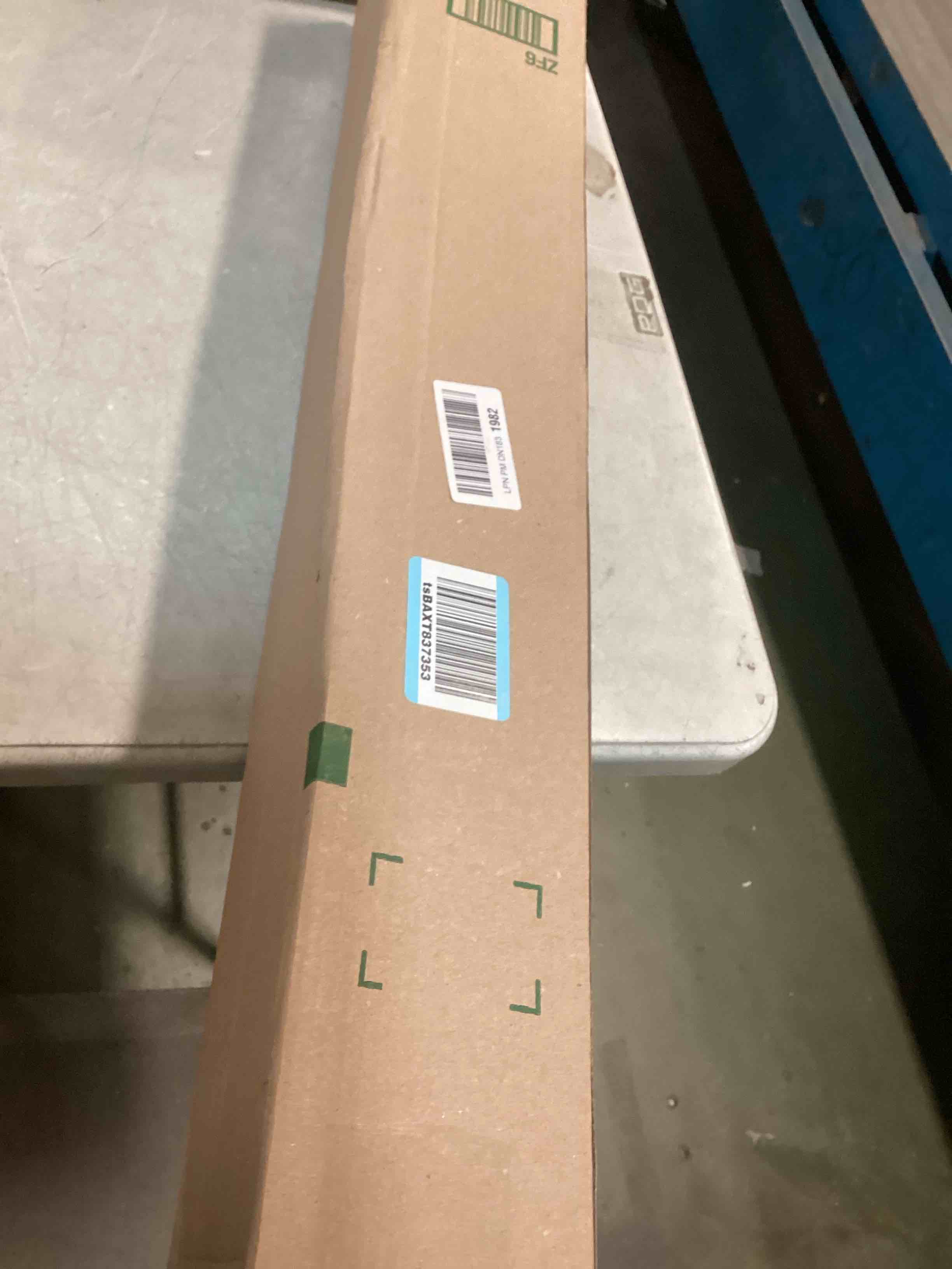 https://s3.amazonaws.com/lotting-images-prod/bidfta/PPE1350889_1742386522095.jpeg