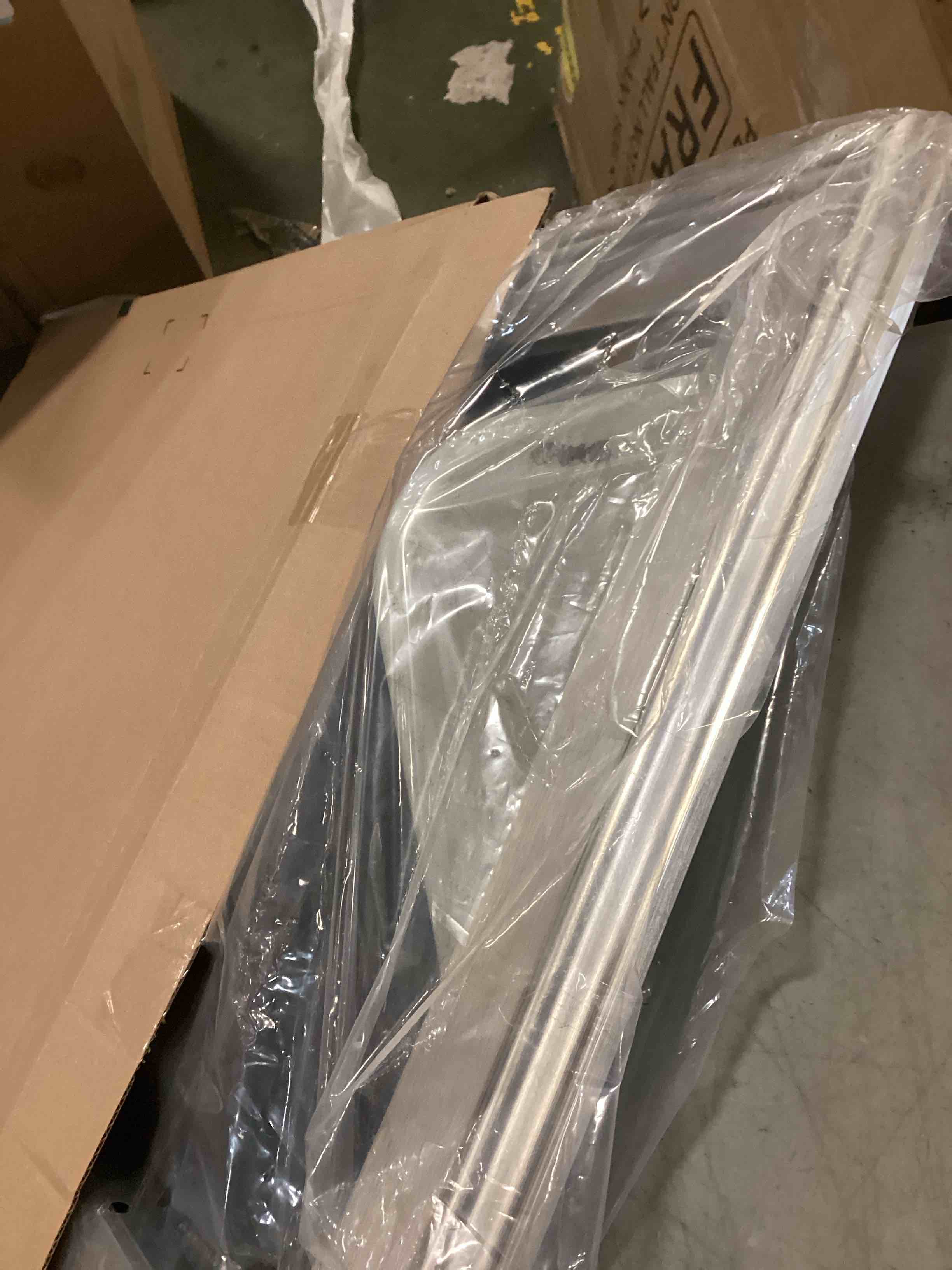 https://s3.amazonaws.com/lotting-images-prod/bidfta/PPE1353121_1744033571509.jpeg