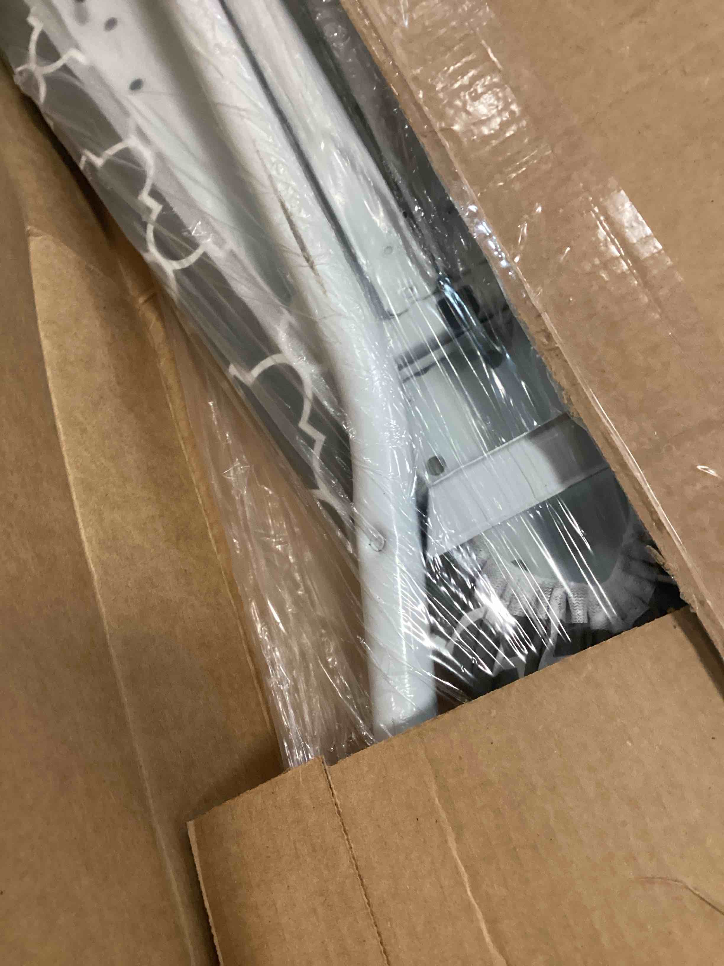 https://s3.amazonaws.com/lotting-images-prod/bidfta/PPE1353122_1744033640595.jpeg