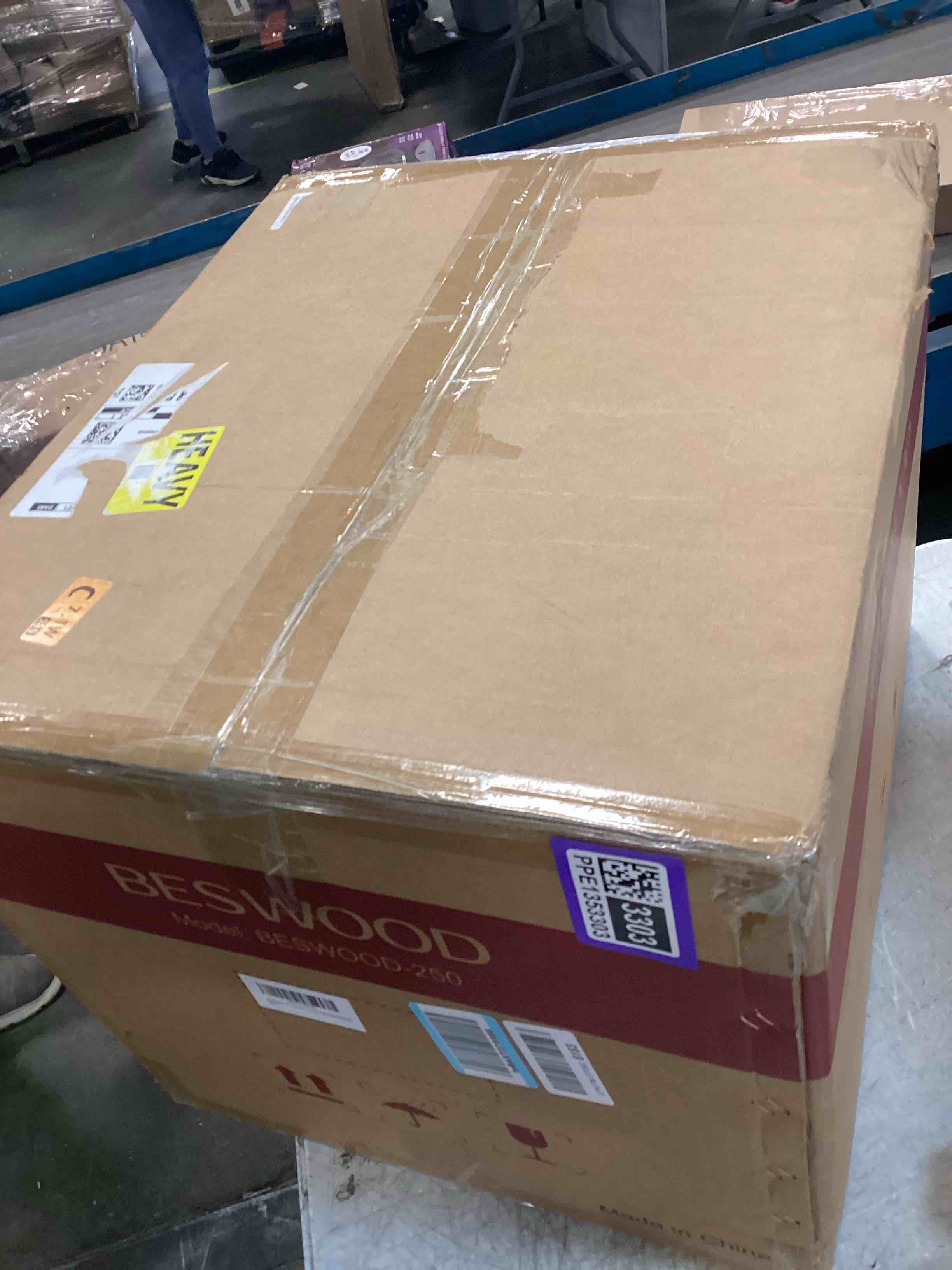 https://s3.amazonaws.com/lotting-images-prod/bidfta/PPE1353303_1744114386801.jpeg