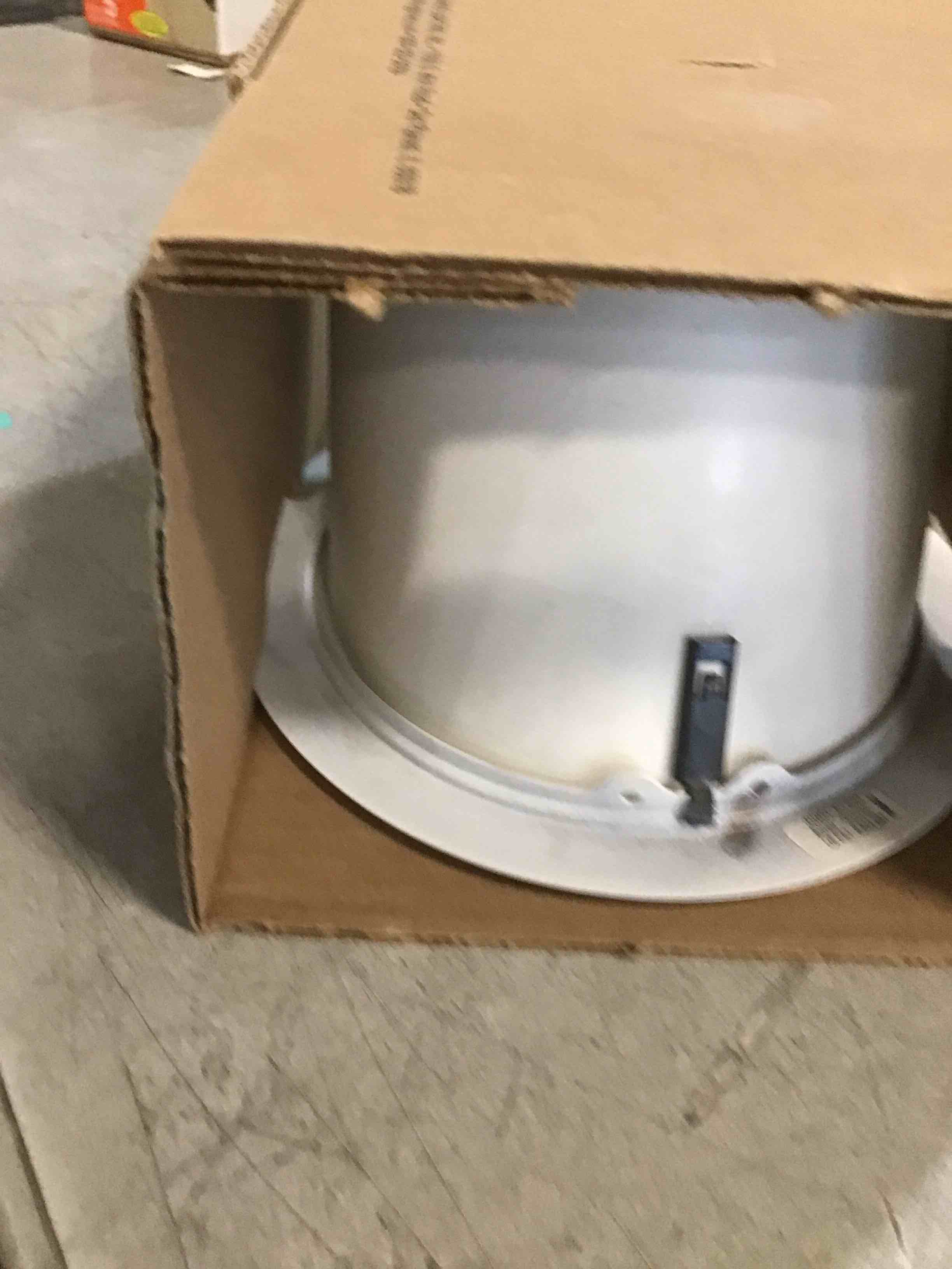 https://s3.amazonaws.com/lotting-images-prod/bidfta/PPE1358809_1742304506374.jpeg