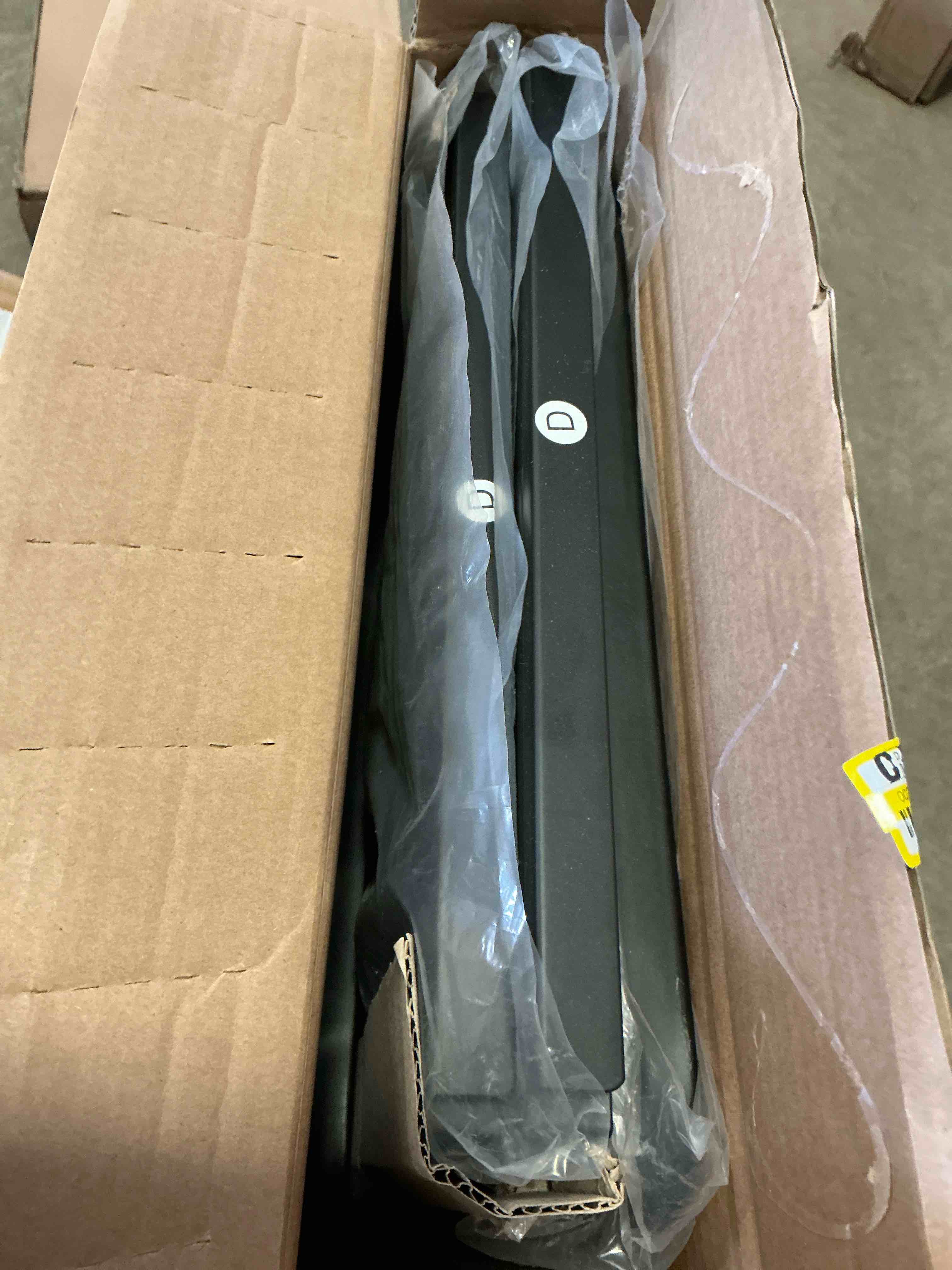 https://s3.amazonaws.com/lotting-images-prod/bidfta/PPE1408601_1742580932549.jpeg