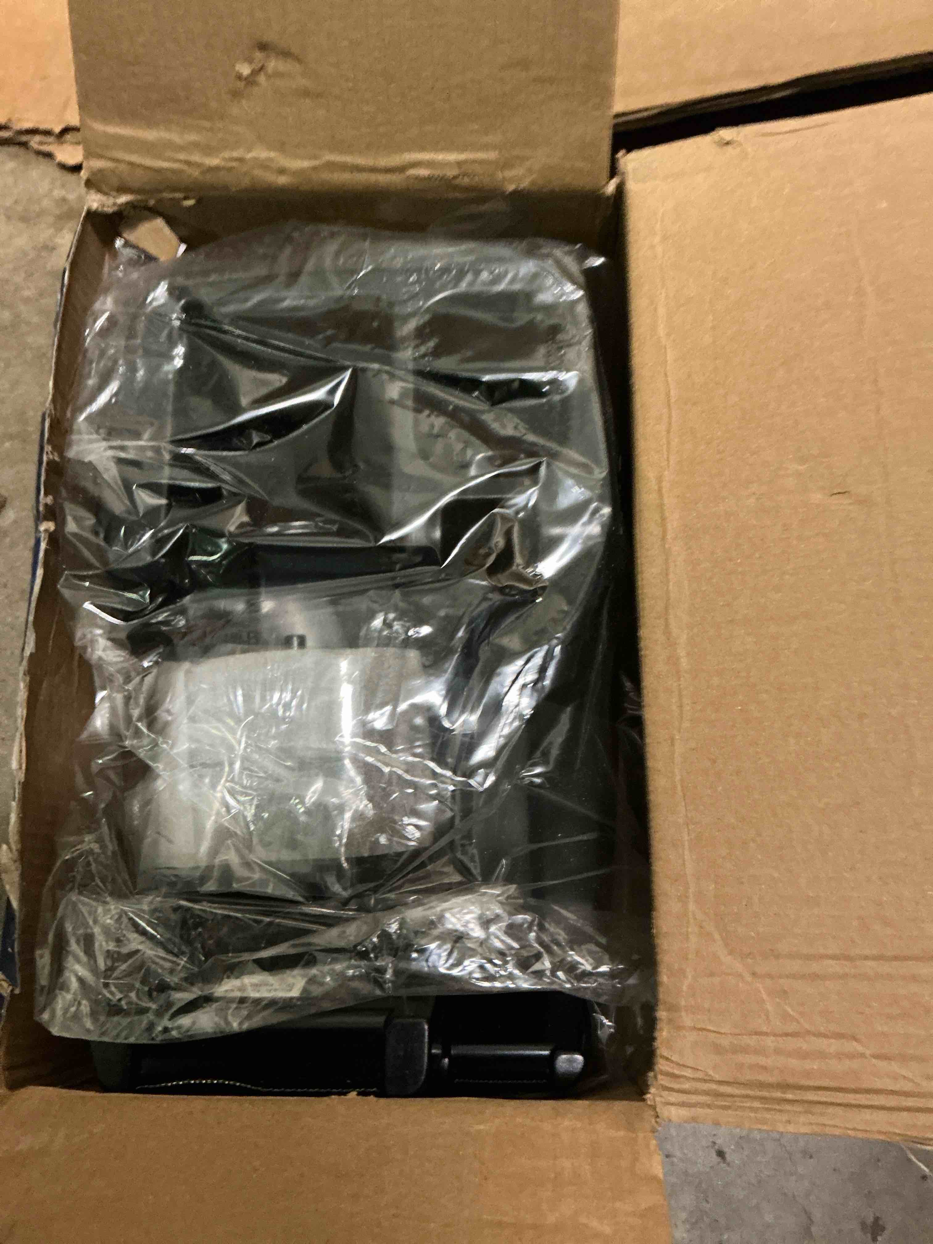 https://s3.amazonaws.com/lotting-images-prod/bidfta/PPE1408679_1742596704591.jpeg