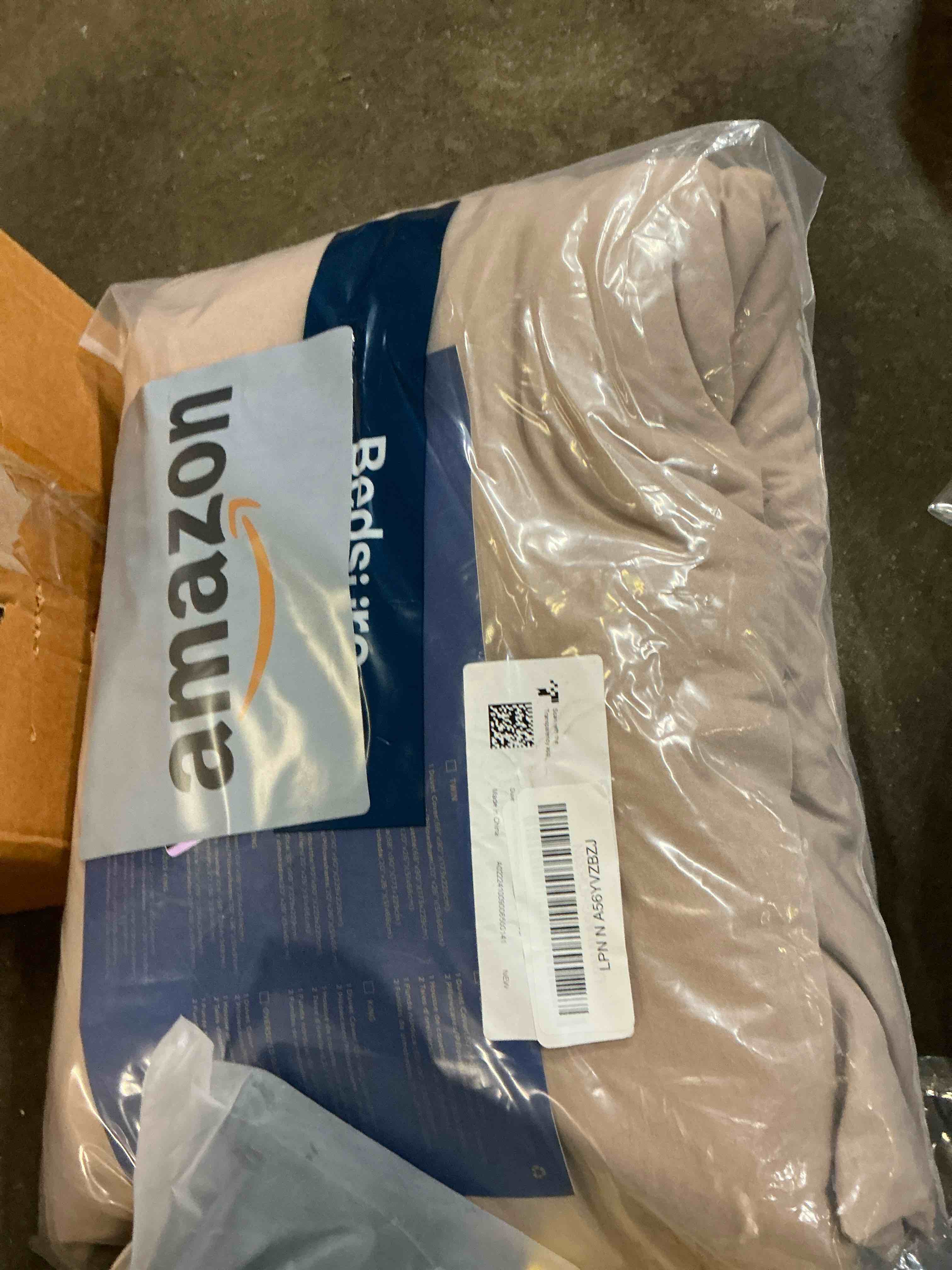 https://s3.amazonaws.com/lotting-images-prod/bidfta/PPE1409217_1743806619137.jpeg