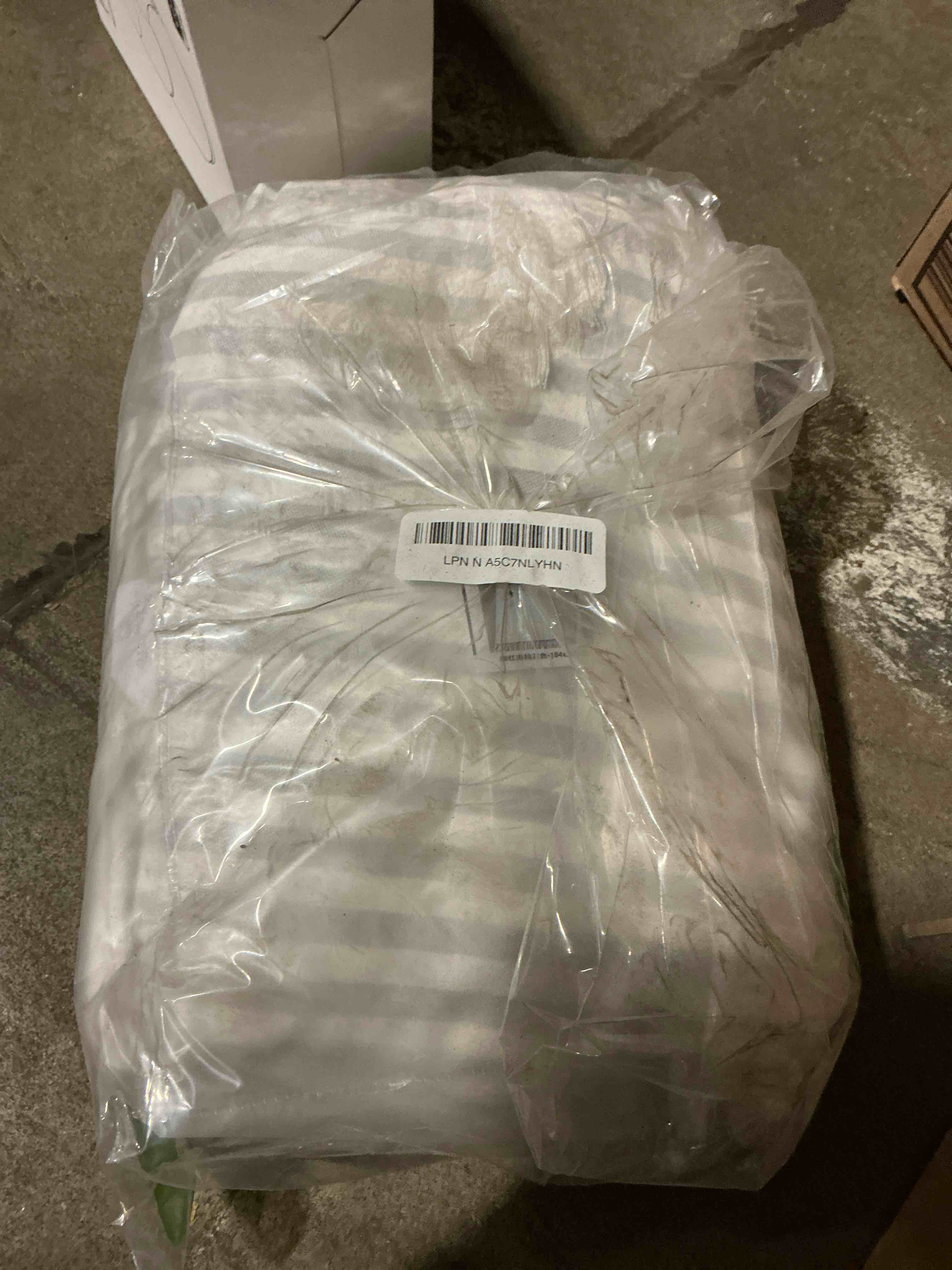 https://s3.amazonaws.com/lotting-images-prod/bidfta/PPE1409763_1744759187341.jpeg
