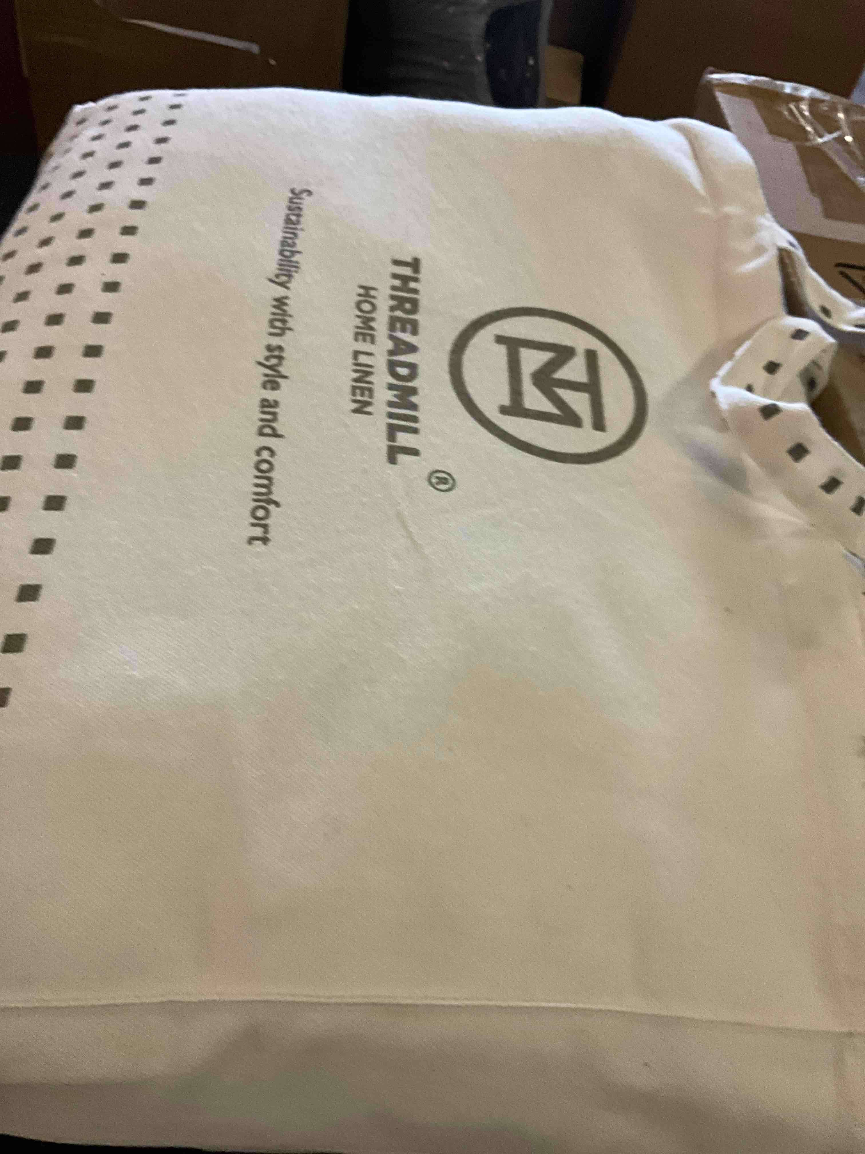 https://s3.amazonaws.com/lotting-images-prod/bidfta/PPE1410866_1750972971323.jpeg