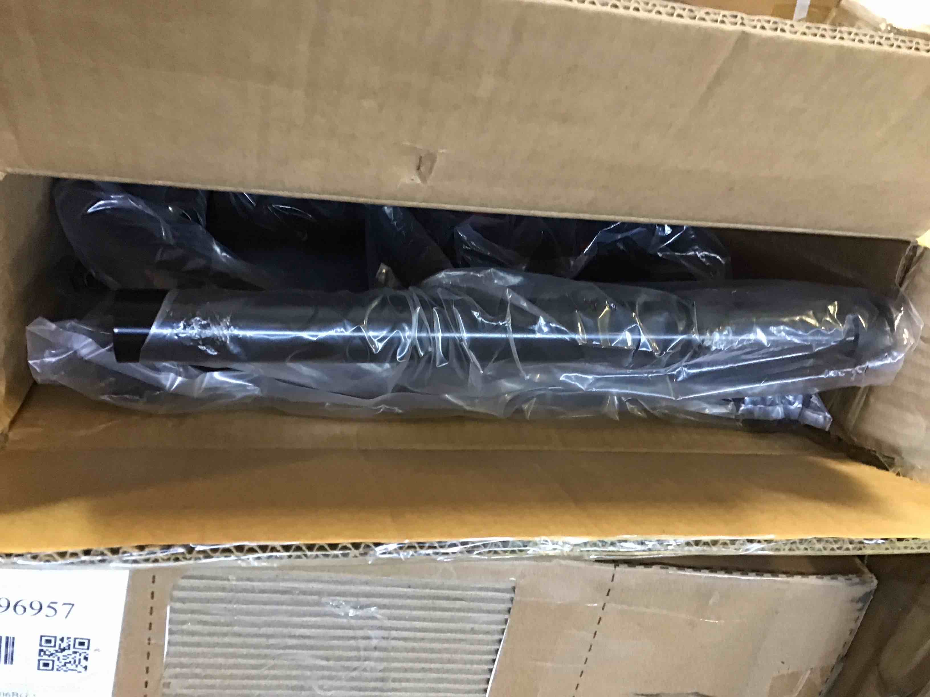 https://s3.amazonaws.com/lotting-images-prod/bidfta/PPE1412780_1744817005353.jpeg