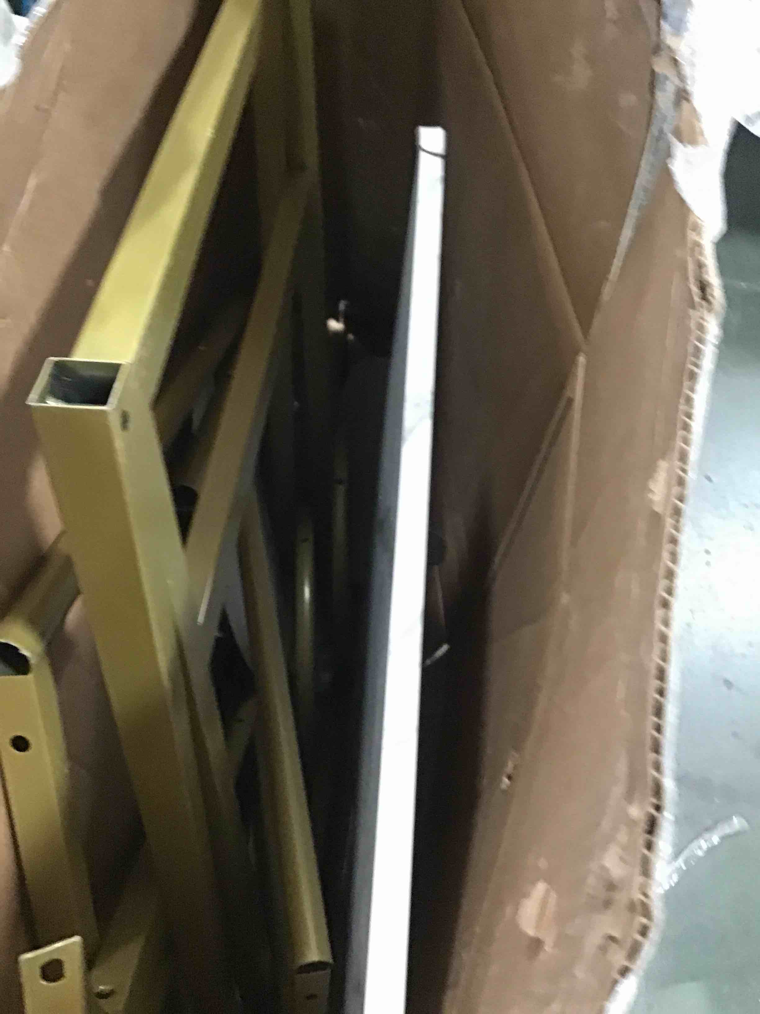 https://s3.amazonaws.com/lotting-images-prod/bidfta/PPE1414738_1741270195823.jpeg