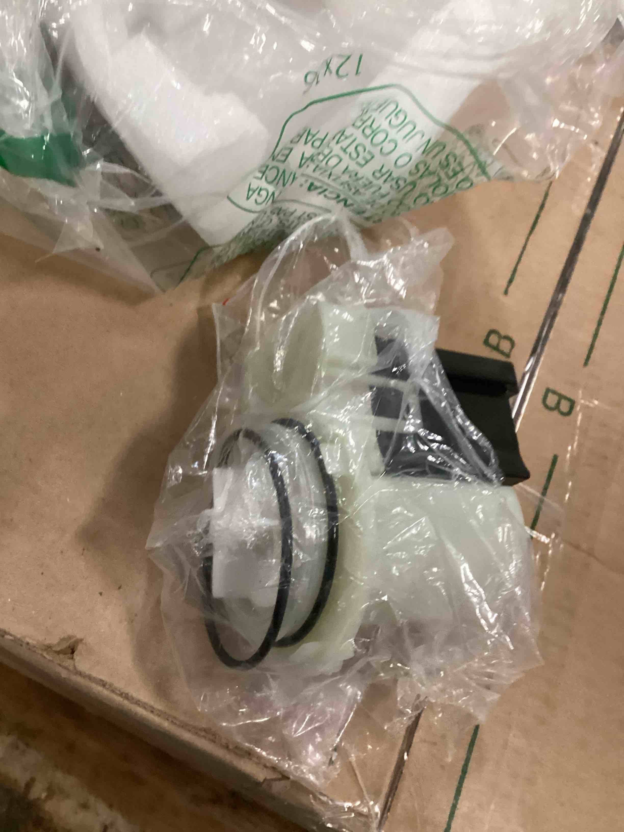 https://s3.amazonaws.com/lotting-images-prod/bidfta/PPE1415819_1742483105333.jpeg