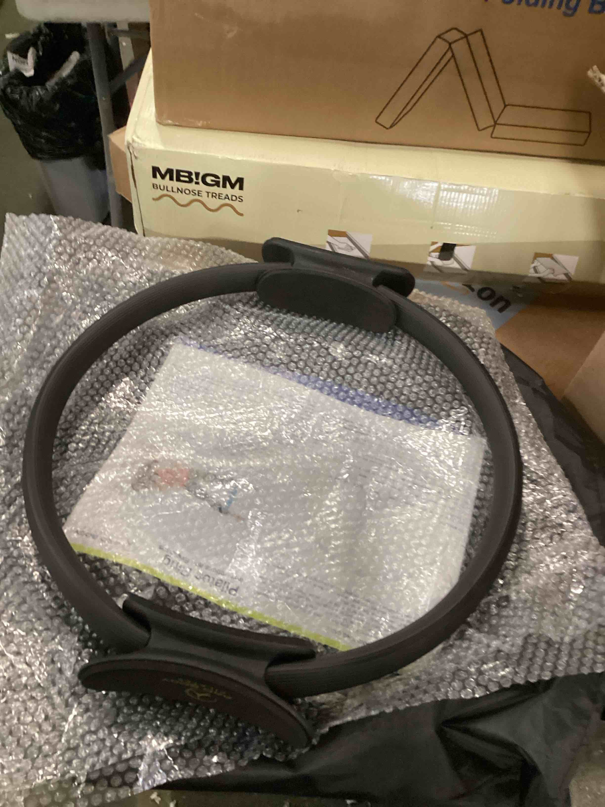 https://s3.amazonaws.com/lotting-images-prod/bidfta/PPE1416967_1743098566475.jpeg