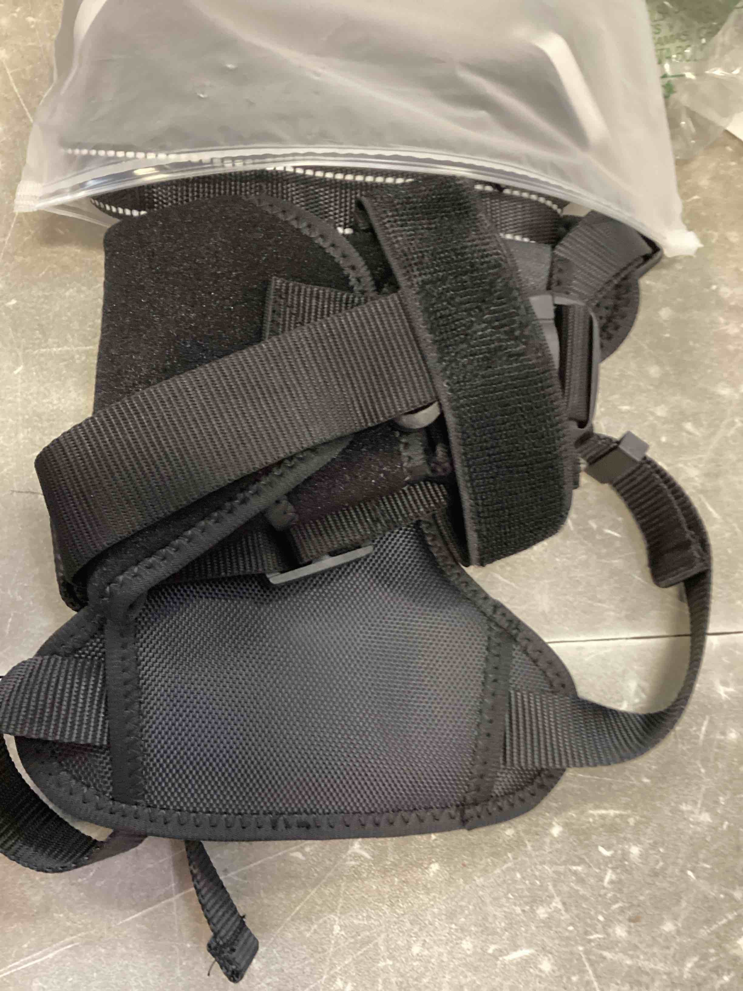 https://s3.amazonaws.com/lotting-images-prod/bidfta/PPE1417096_1743692491640.jpeg