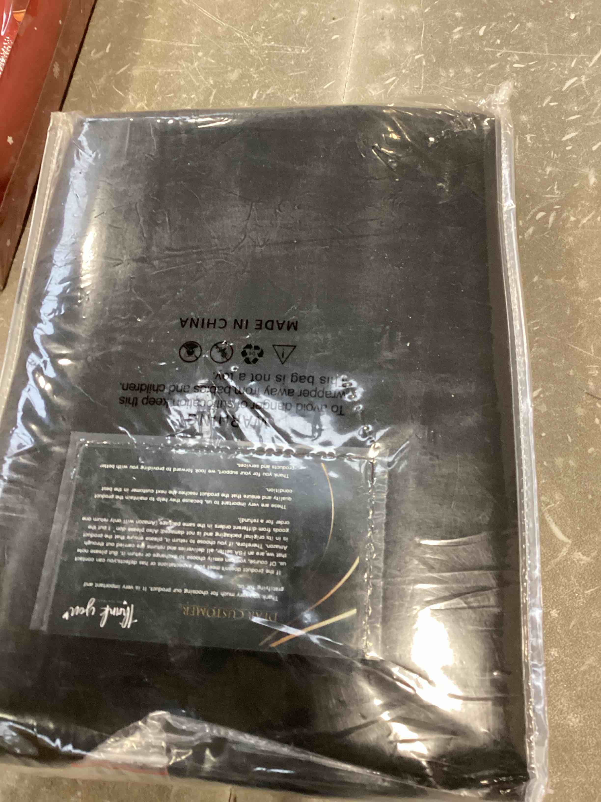 https://s3.amazonaws.com/lotting-images-prod/bidfta/PPE1417137_1743769680069.jpeg