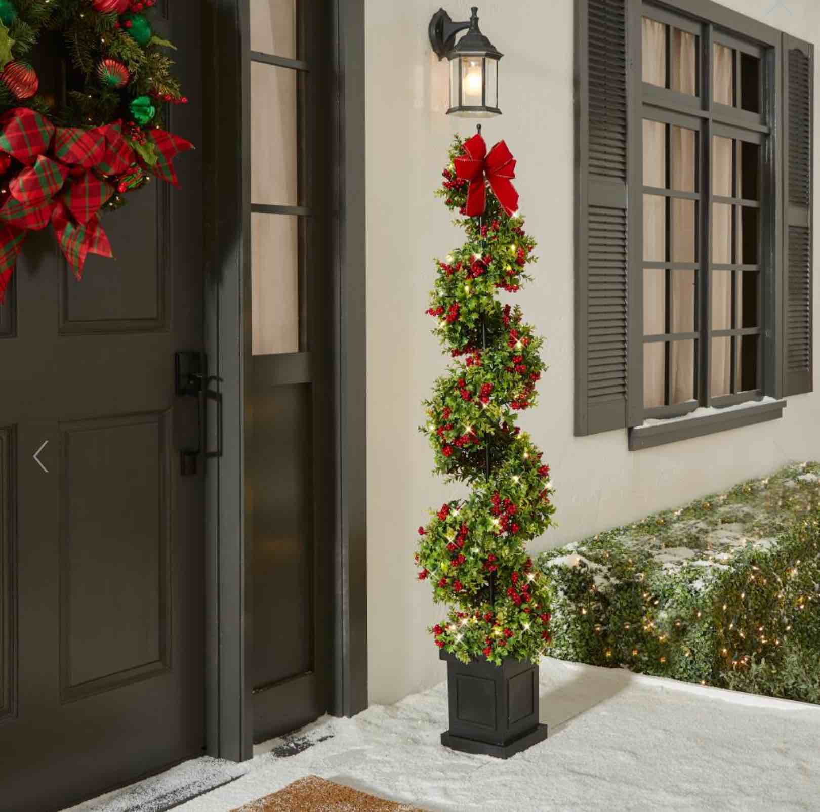 the 5' christmas twinkling topiary