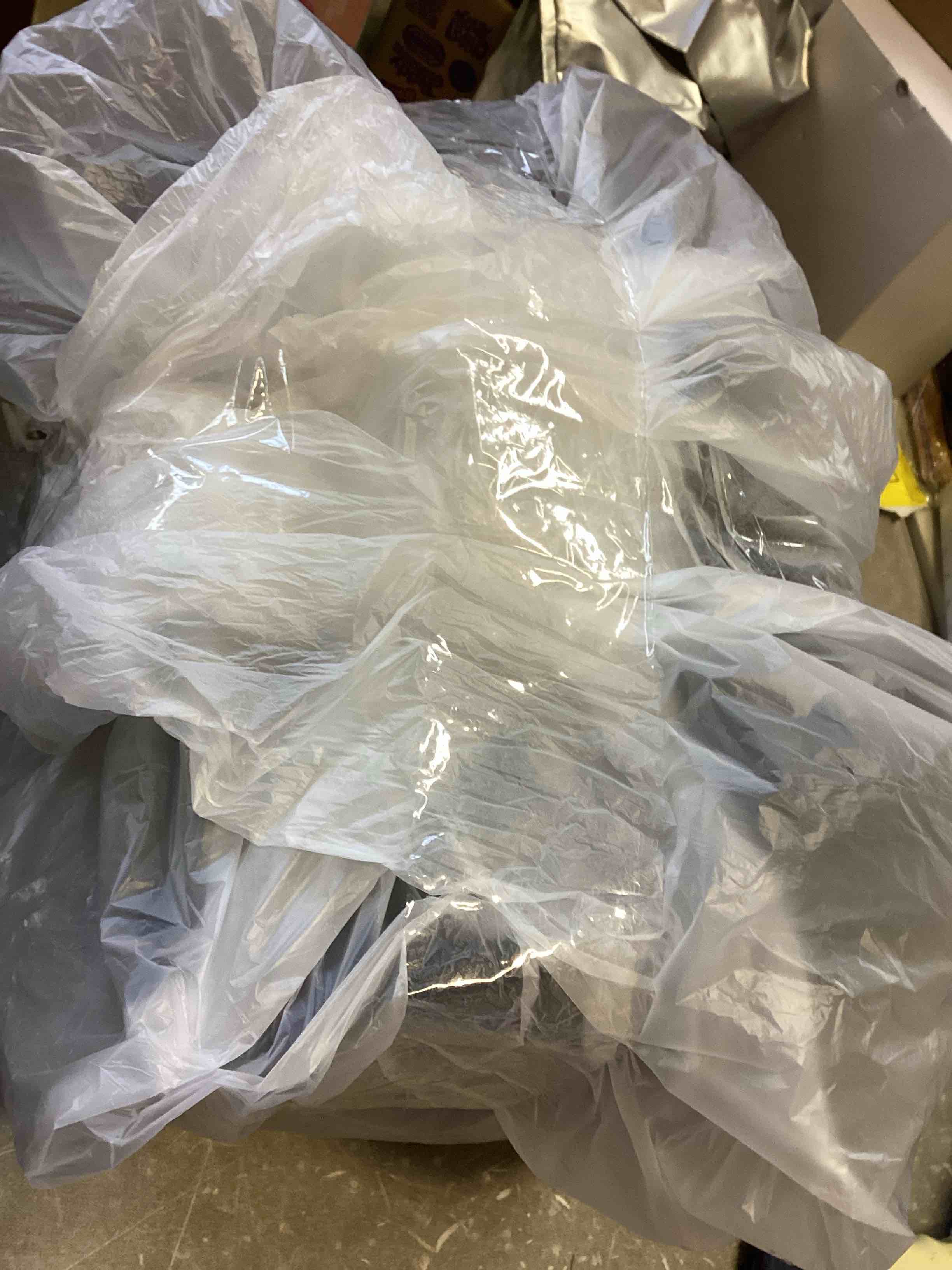 https://s3.amazonaws.com/lotting-images-prod/bidfta/PPE1417735_1744203489498.jpeg